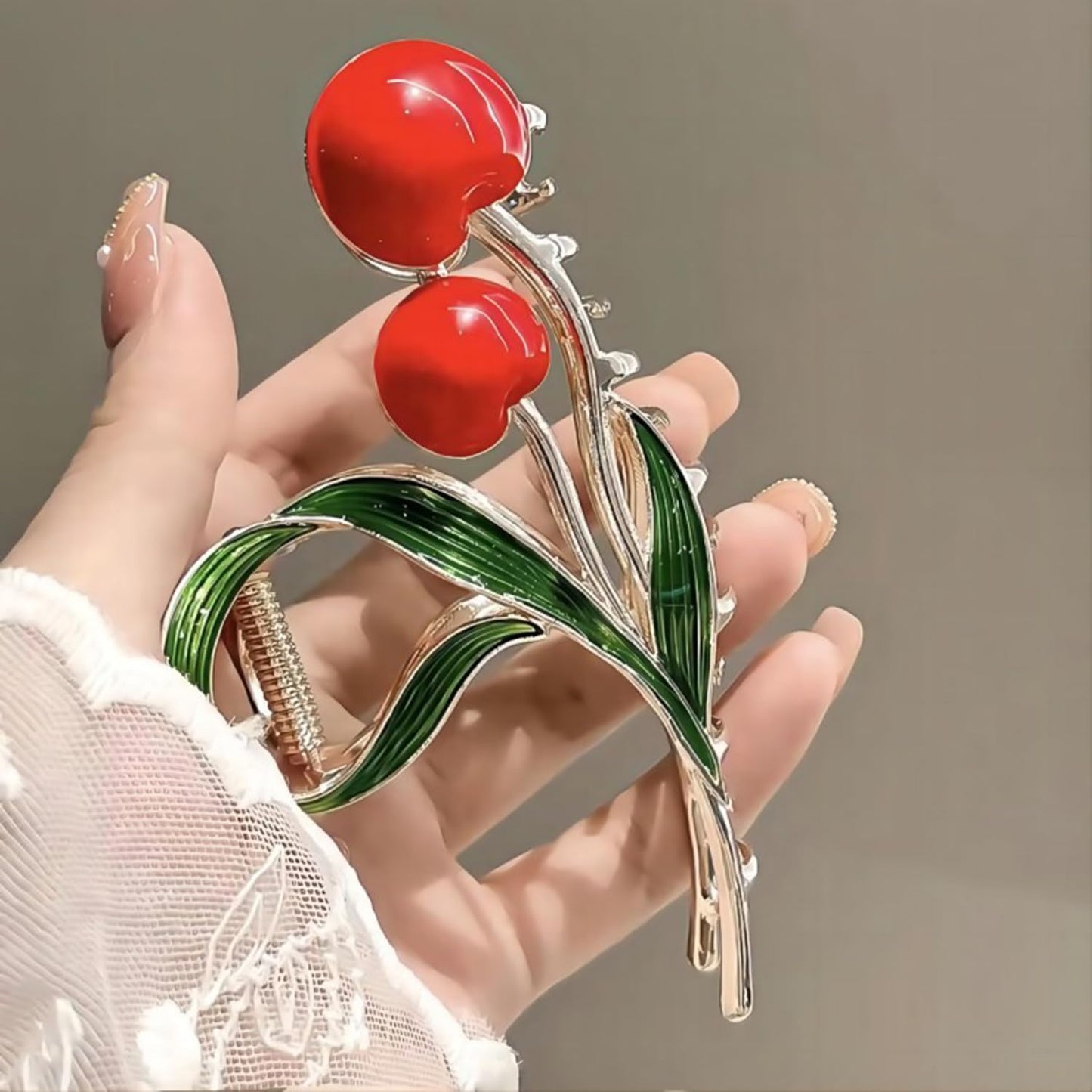 Cherry Metal Hair Claw Clips Large Metal Hair Claw Clips Strong Hold Hair Jaw Clips Cute Red Cherry Green Leaves Hair Claw Strong Hold Hair Jaw Clips Nonslip Hair Catch Clip for Women and Girls 1Pcs