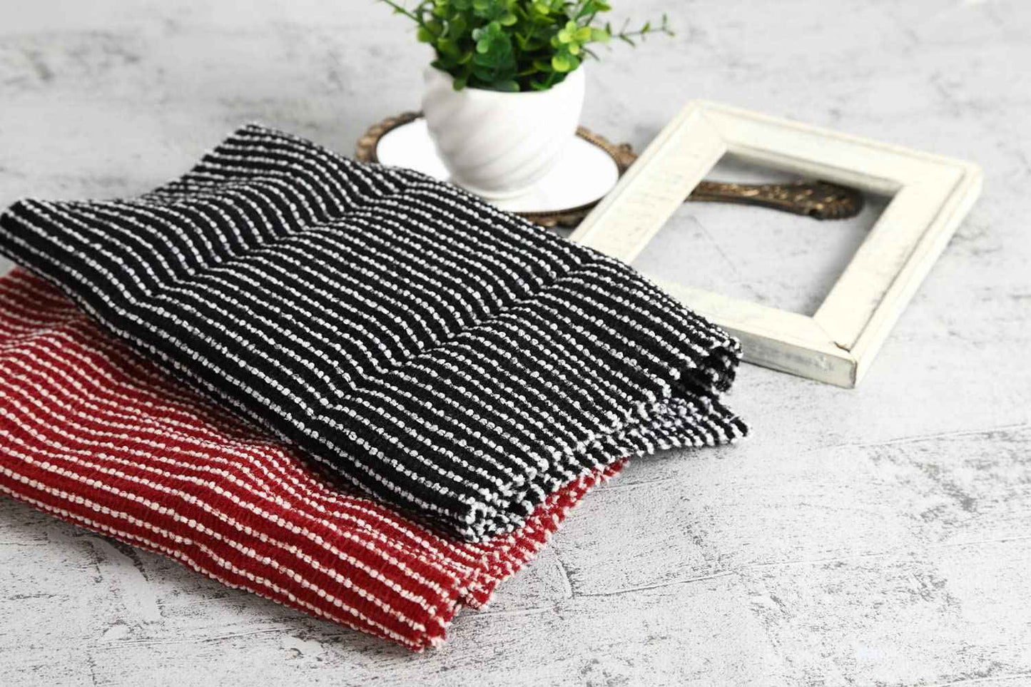 Exfoliating Washcloth [Made in Japan] Extra Long Exfoliating Towel Special Texture Makes Fluffy Foam Lather, Back Scrubber, Dead Skin Cell Remover, Loofah for Women and Men (2pcs Set(Black, Red))