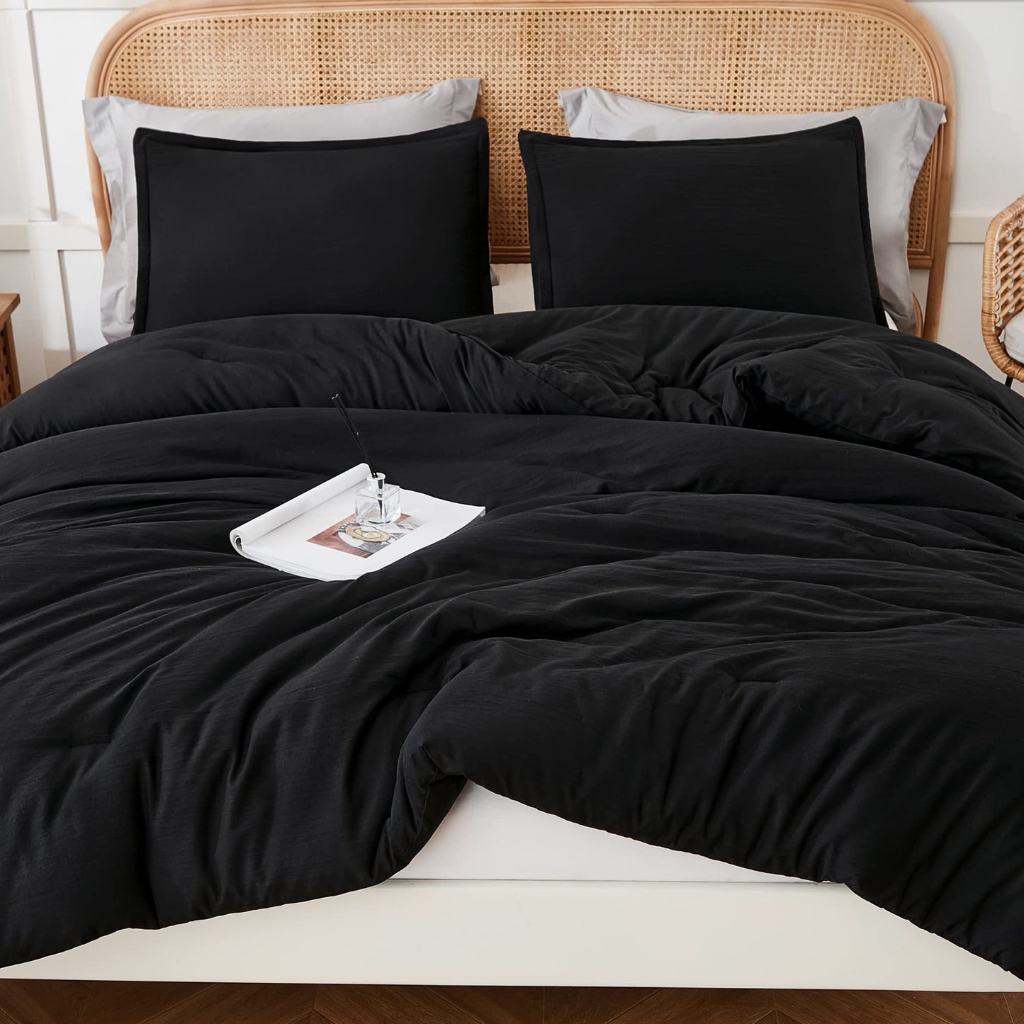 Litanika Black Twin/Twin XL Comforter Set, 2 Pieces Lightweight Solid Bedding Comforter Set, All Season Fluffy Bed Set (66x90In Comforter & 1 Pillowcase)