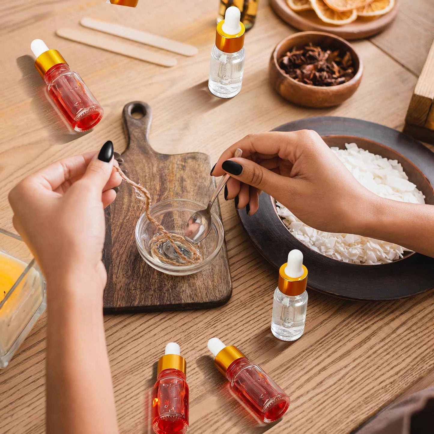 Didaey 100 Pcs Mini Glass Oil Dropper Bottle Bulk, Clear Essential Small Empty Bottles Sample Containers Perfume Liquid Vials with Cap for Traveling (10 ml,Gold)