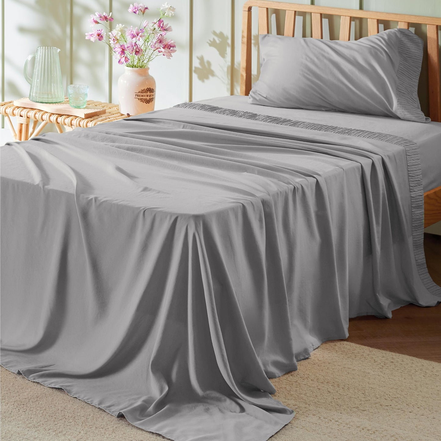 Bedsure Twin Sheets Set - Soft Twin Bed Sheets, 3 Pieces Hotel Luxury Grey Sheets Twin, Easy Care Polyester Microfiber Cooling Bed Sheet Set