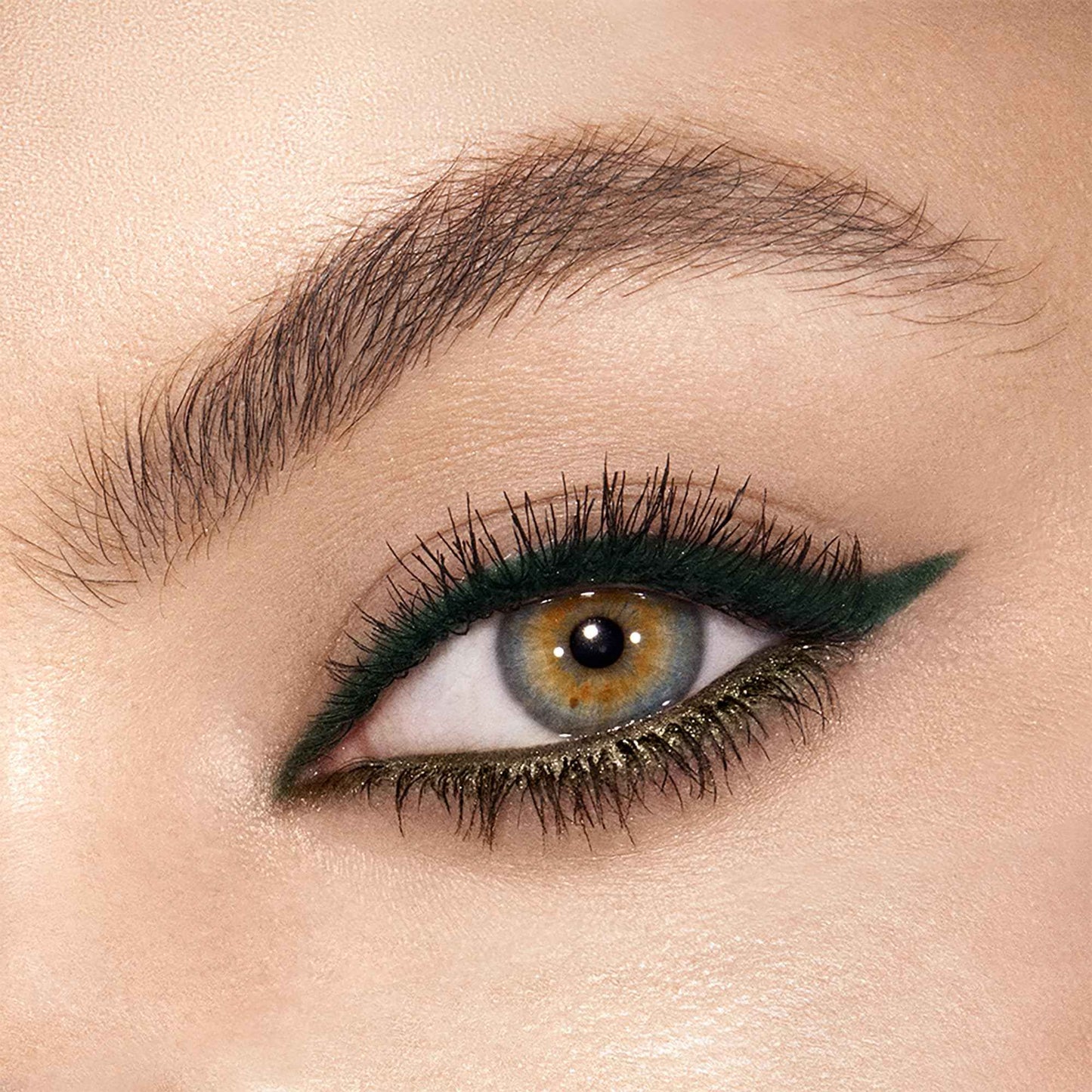 Charlotte Tilbury Magic Eyeliner - Waterproof Eyeliner Pencil with Matte & Metallic Finishes - Creamy, Blendable Formula with Up to 16HR Wear - Smudge & Humidity Proof - Green Lights