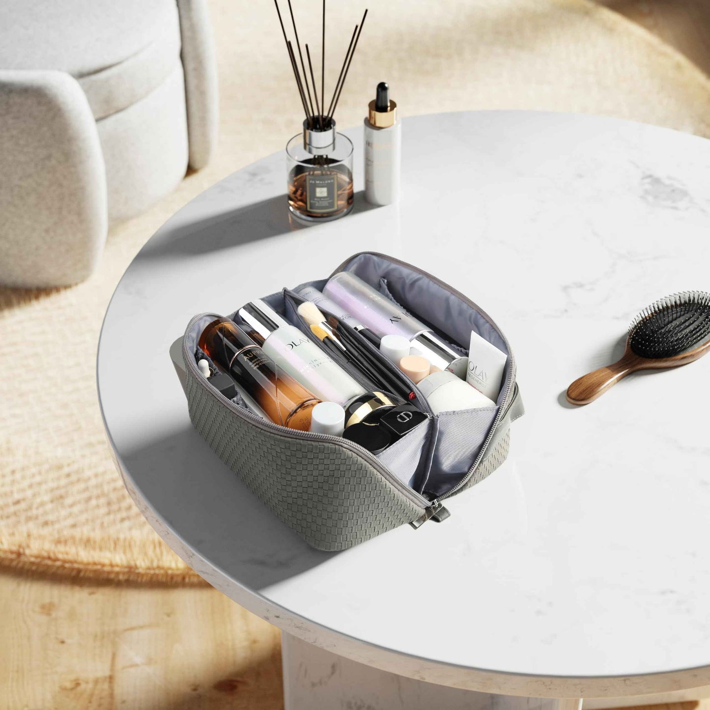 hhhouu Large PU Leather Makeup Bag with Handle, Travel Cosmetic Organizer Case, Waterproof Toiletry Bag, Portable Storage Pouch for Accessories and Brushes, Ideal Gift for Women HO-CB01