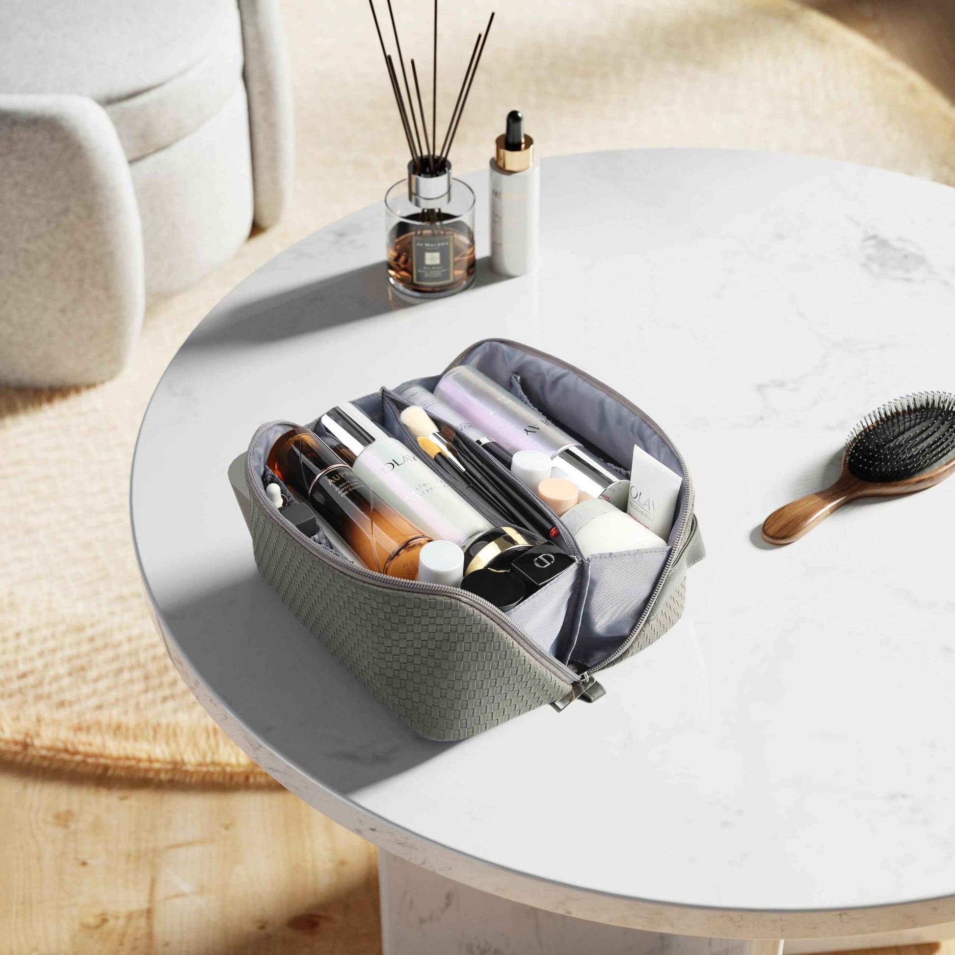 hhhouu Large PU Leather Makeup Bag with Handle, Travel Cosmetic Organizer Case, Waterproof Toiletry Bag, Portable Storage Pouch for Accessories and Brushes, Ideal Gift for Women HO-CB01