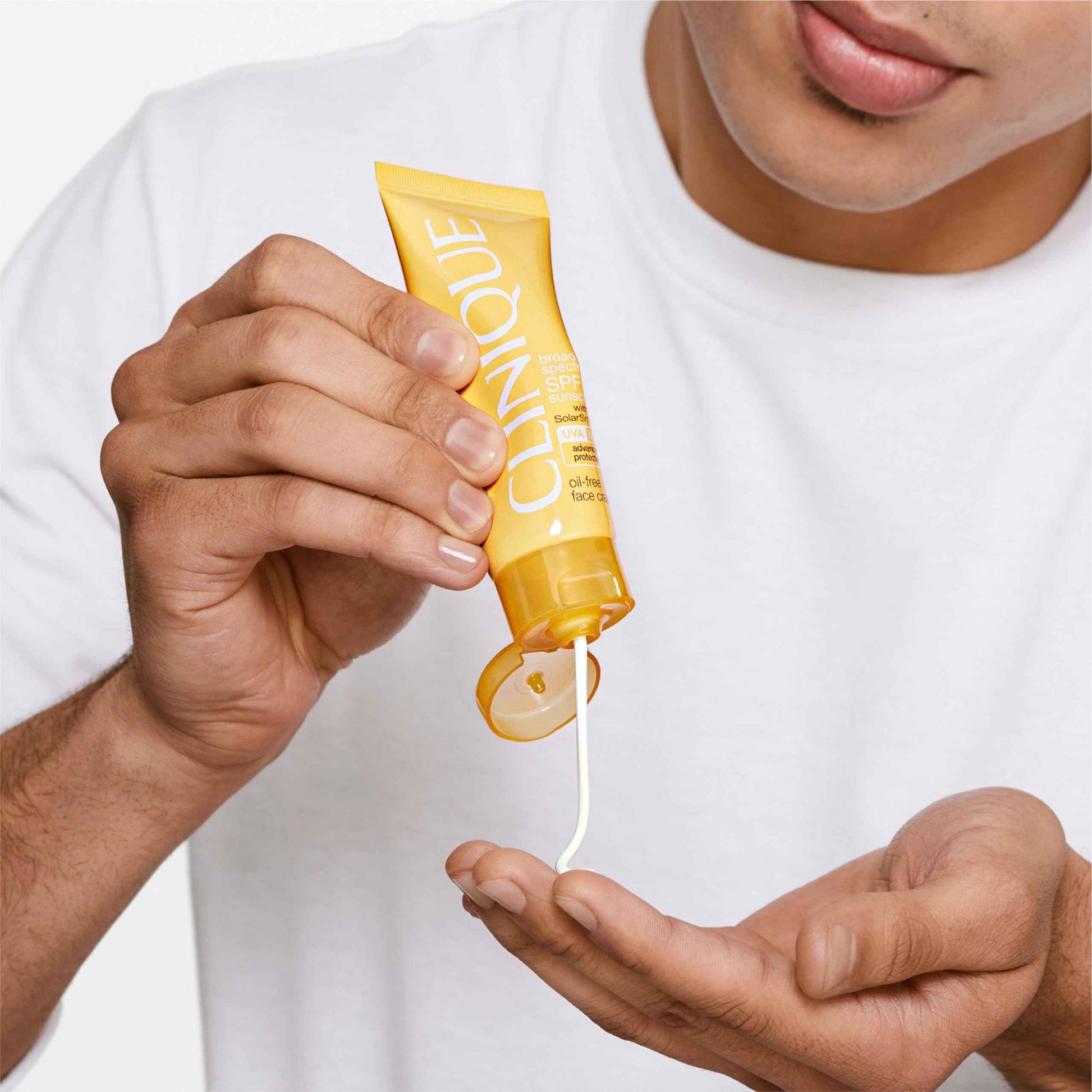 Clinique Broad Spectrum SPF 50 Sunscreen Oil Free Face Cream | Safe For Sensitive Skin, 1.7 Fl Oz