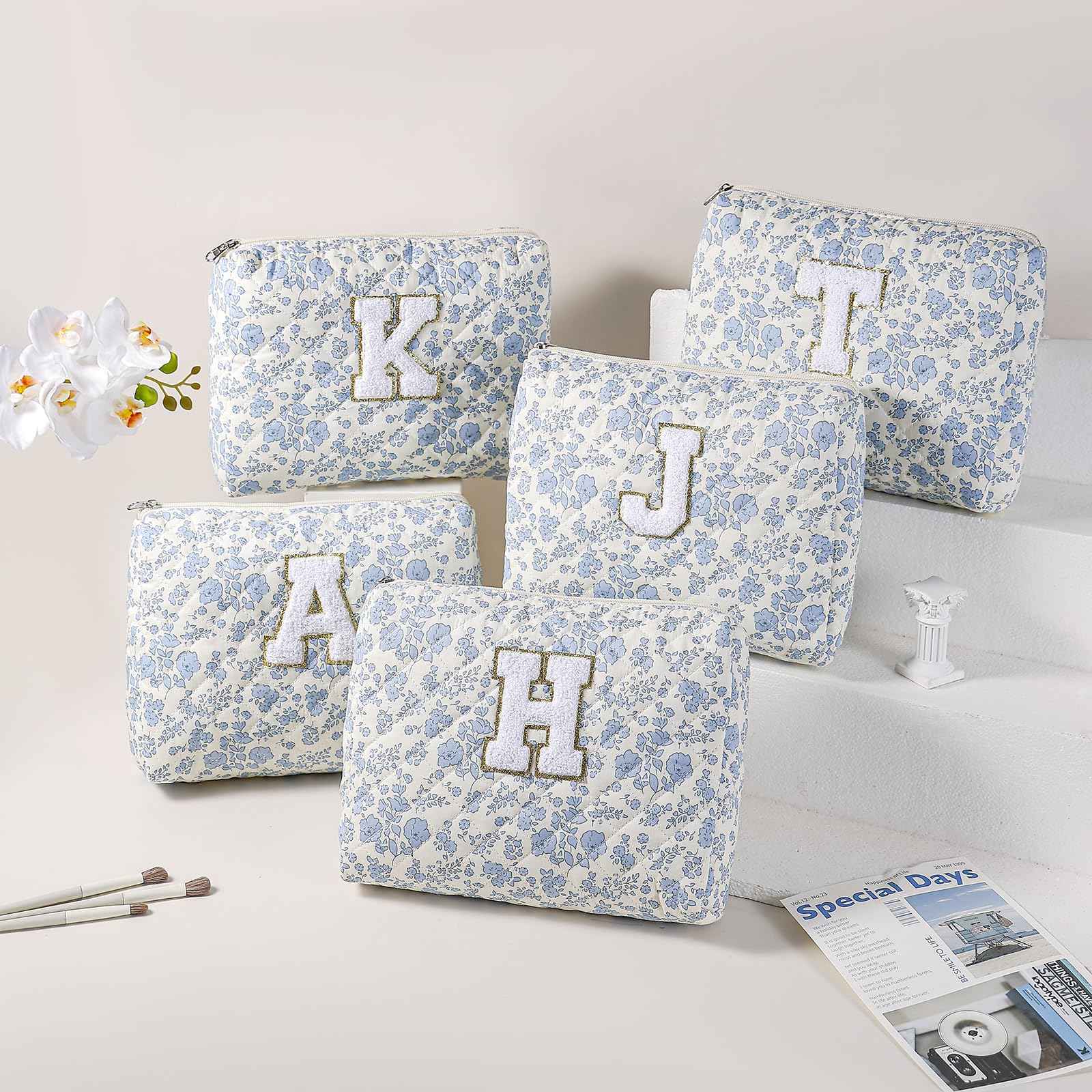 WHHJM Alphabet Makeup Bag Cosmetic Bag for Women, Christmas Gifts for Age 11-18, Personalized Floral Coquette Travel Bag, Trendy Stuff Zipper Make Up Pouch Organizer Bag (Blue Floral K)
