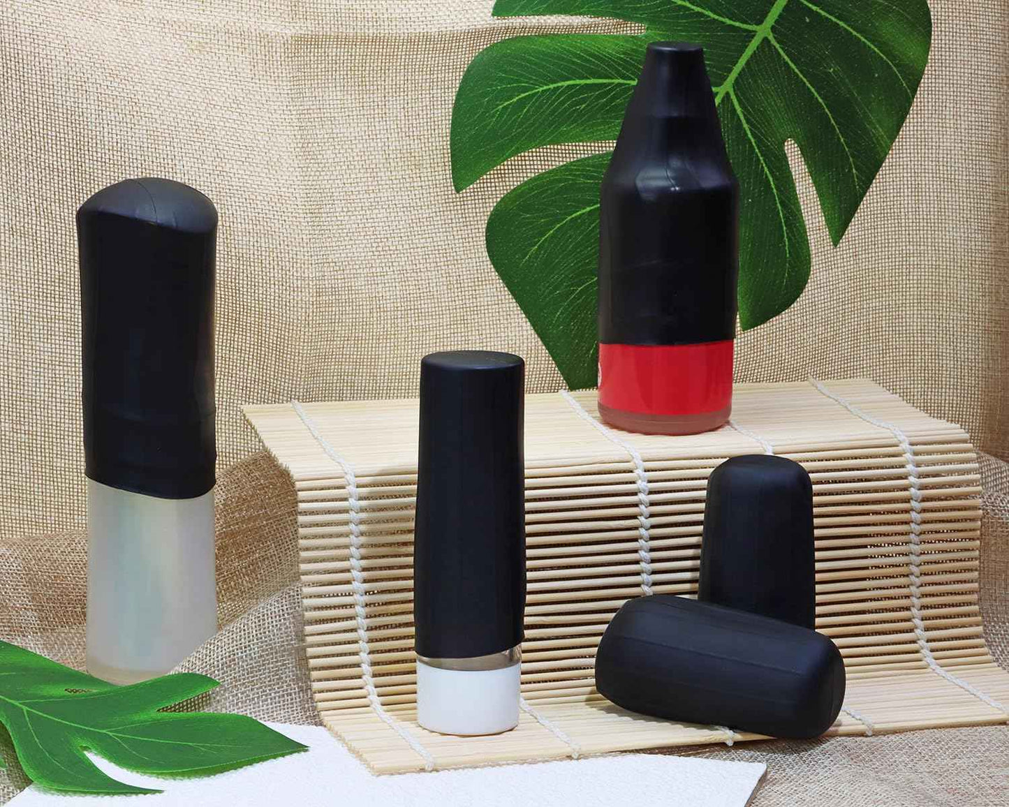 Mini Skater 5pcs Silicone Travel Bottle Cover Reusable Elastic Sleeve Fit Standard Toiletry Container Stretching Bottle Lid Cap for Luggage Bag Suitcase Prevent Leakage Solution (Black)