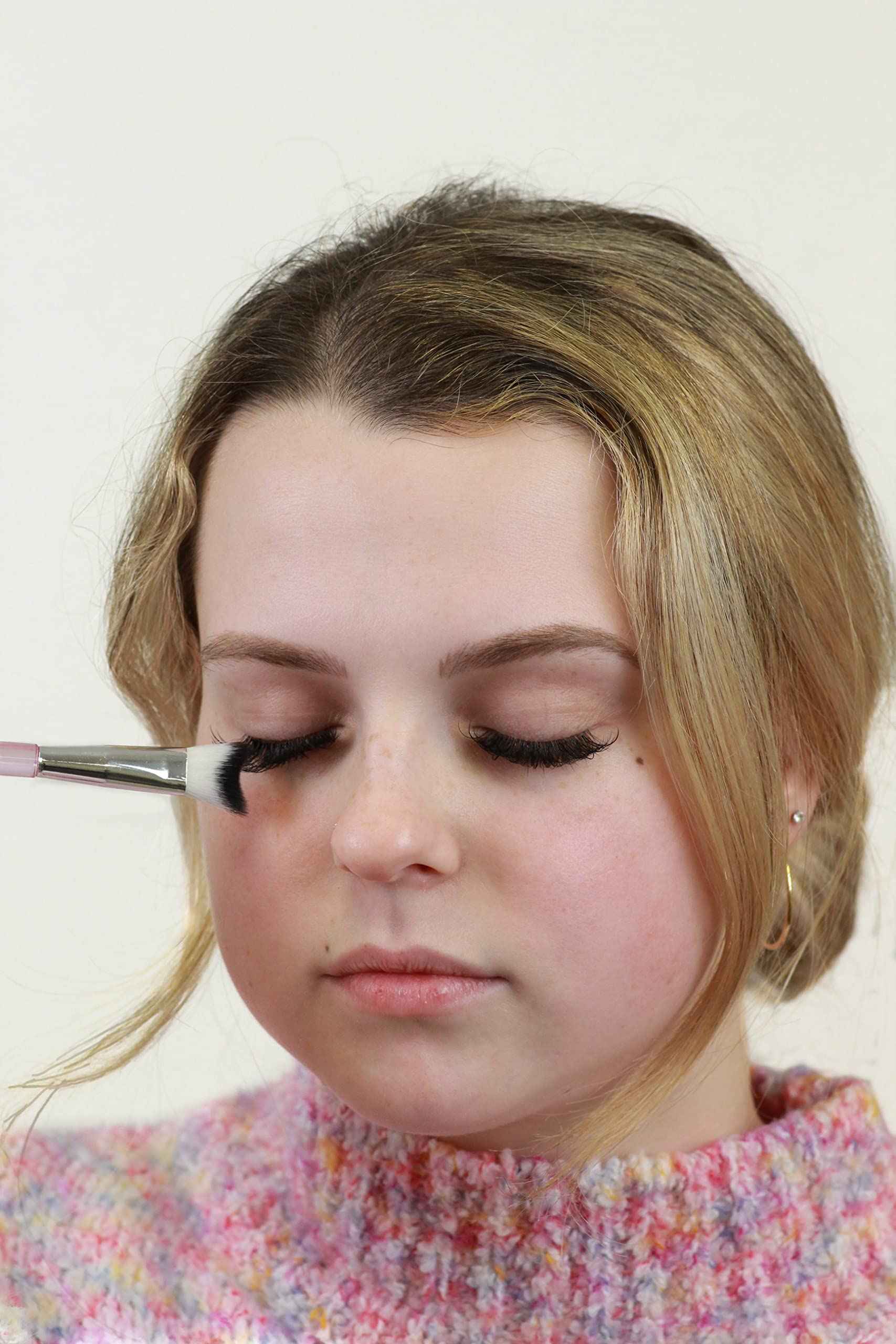 Feels Lash Cleaning Brush Eyelash Extensions Shampoo Brush Soft Curved Fluffy Cleansing (10 pack, Pink)