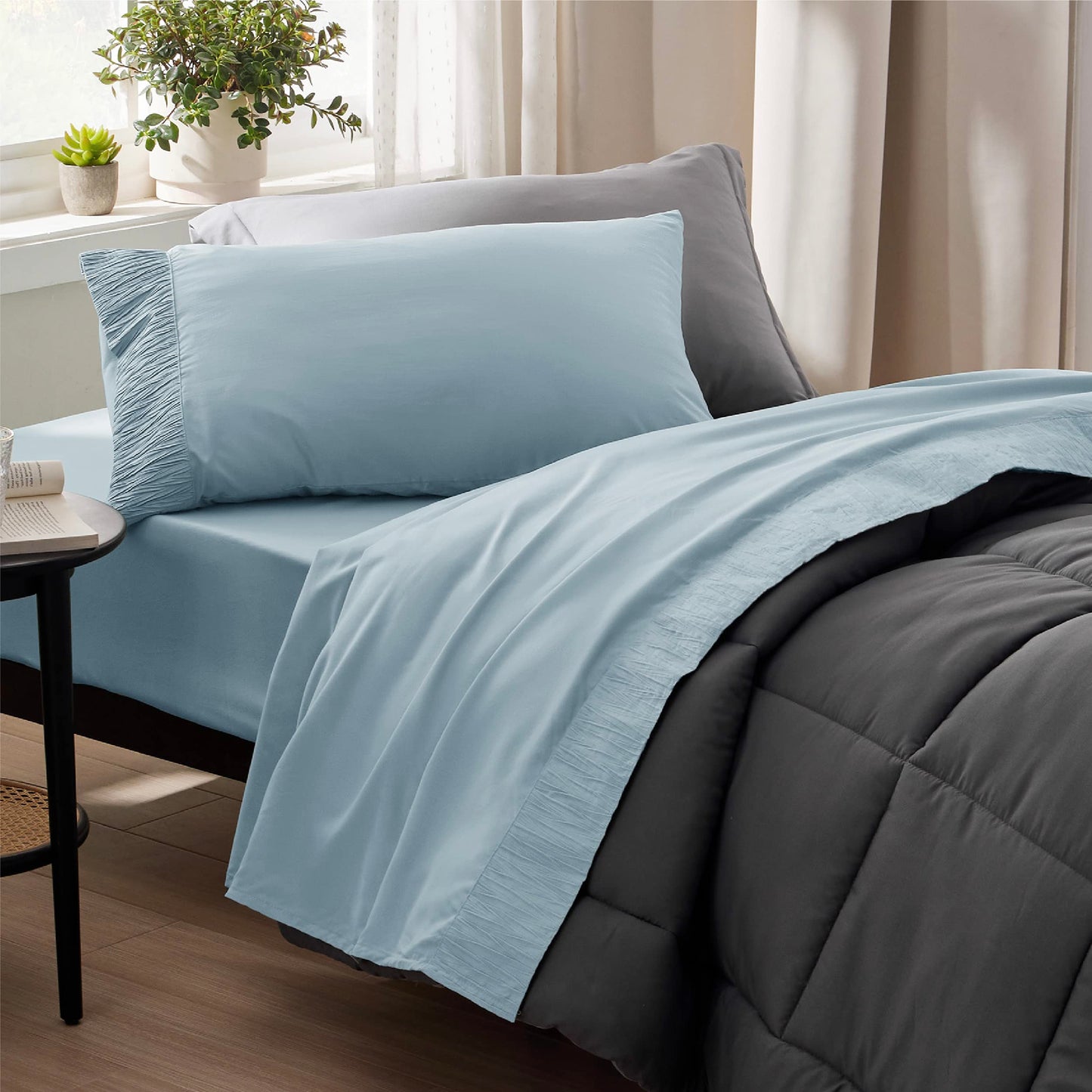 Bedsure Twin Sheets Set - Soft Twin Bed Sheets, 3 Pieces Hotel Luxury Sky Blue Sheets Twin, Easy Care Polyester Microfiber Cooling Bed Sheet Set