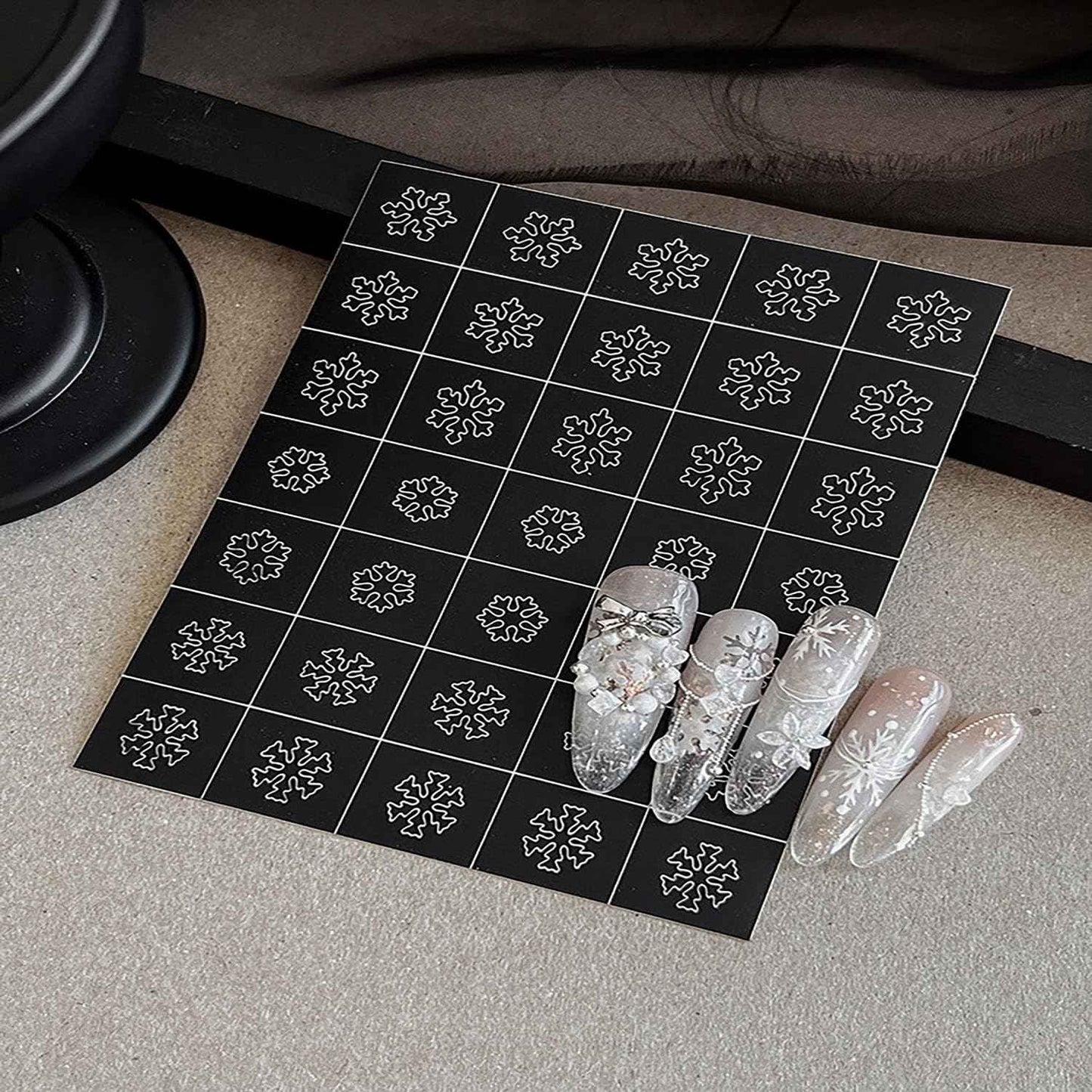 Christmas Airbrush Stencils Nail Sticker, Snowman Mistletoe Xmas Tree Nail Art Stickers Nail Stencils Decals, Holiday Design Winter Nail Guides Decal for Women Decoration DIY Tools 9Pcs