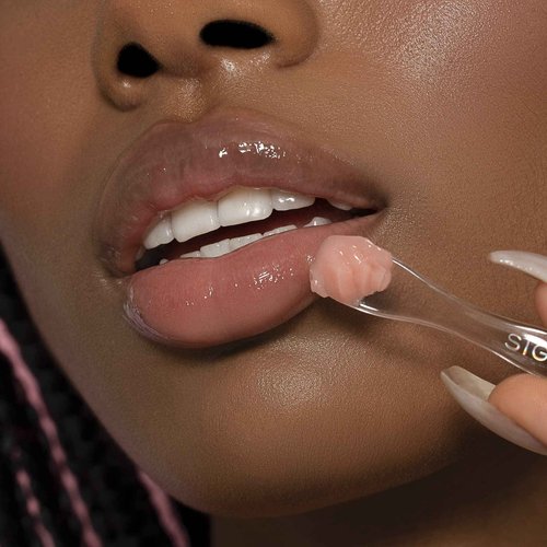 Sigma Beauty Hydro Melt Lip Mask - Hush - Lip Sleep Mask or Day Mask - Plumps, Hydrates and Adds Shine - Leave On Lip Mask with Hyaluronic Acid, Vitamin E, Jojoba oil, and Shea Butter