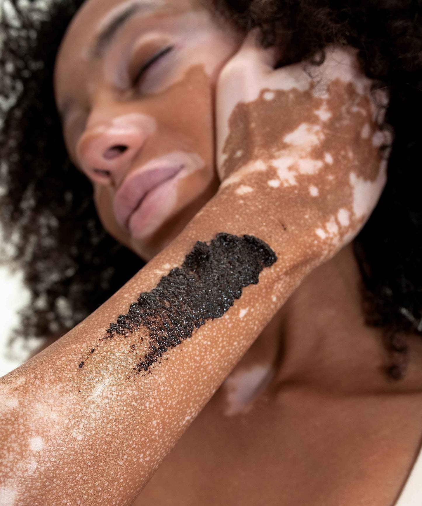 UpCircle Exfoliating Coffee Body Scrub with Peppermint 220ml - Sea Salt, Eucalyptus + Coconut Oil - Exfoliates Your Skin + Improves Circulation - Natural, Vegan Exfoliator For Soft, Smooth Skin