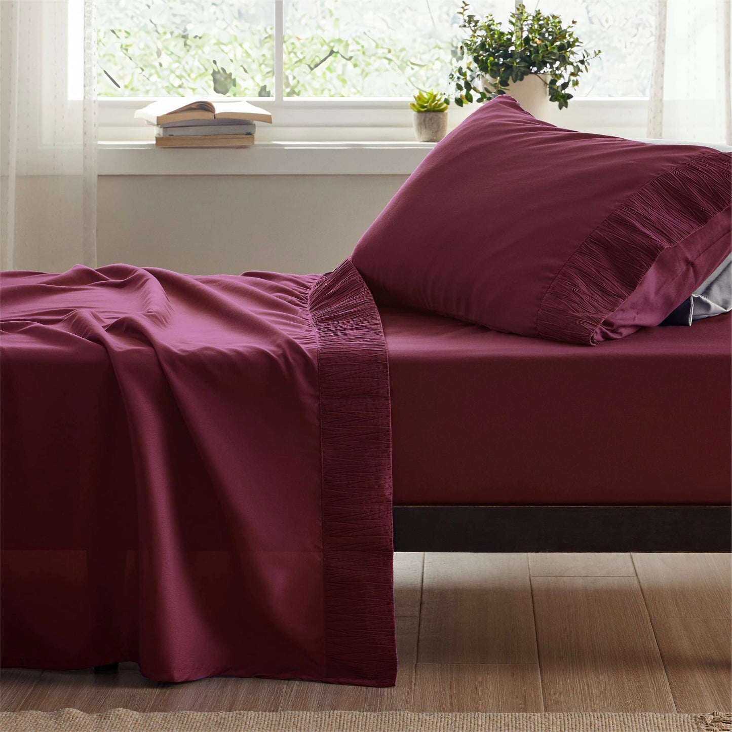 Bedsure Twin Sheets Set - Soft Twin Bed Sheets, 3 Pieces Hotel Luxury Burgundy Sheets Twin, Easy Care Polyester Microfiber Cooling Bed Sheet Set