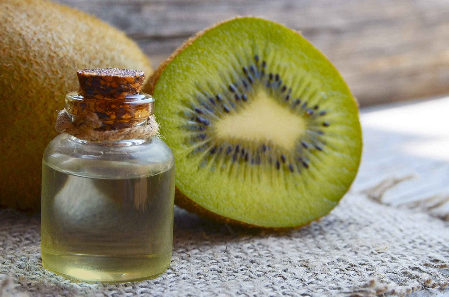 Kiwi Seed Oil - 32 oz - Pure, All Natural, Cold Pressed, Unrefined, Kiwi Oil Perfect for Hair, Skin, Scalp, Body Care Moisturizer