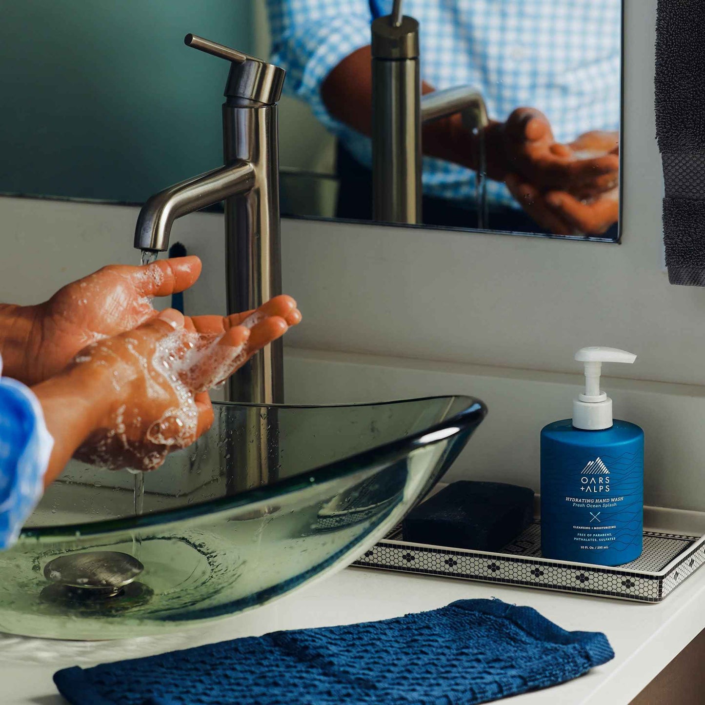 Oars + Alps Hydrating Liquid Hand Soap, Made with Coconut Oil & Aloe Vera to Moisturize Dry Hands, Gentle Hand Wash with Vitamin E, Fresh Ocean Splash Scent, 10 Fl. Oz Bottle (Pack of 2)