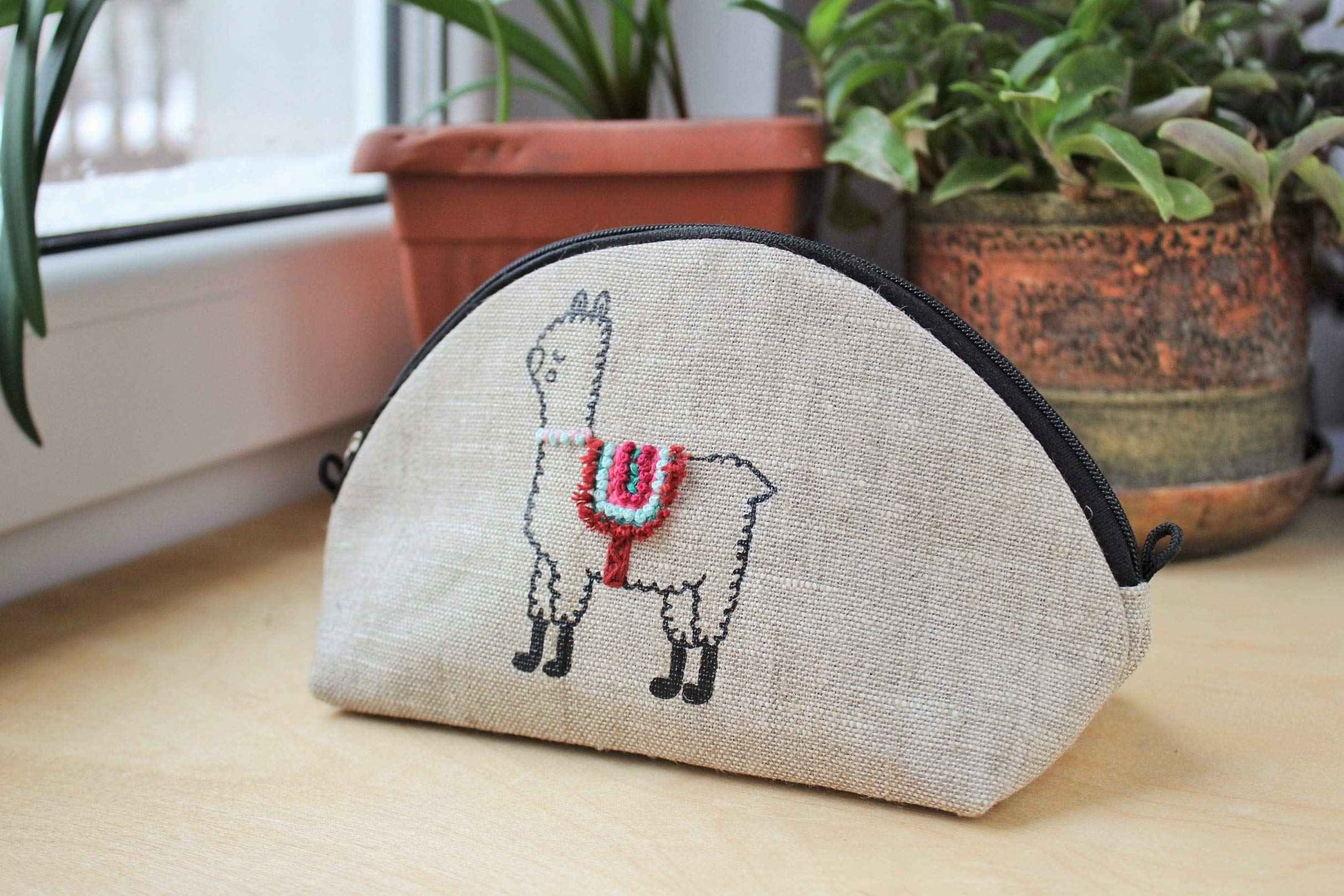 Alpaca makeup bag Embroidered llama cosmetic purse Small beauty bag for women Linen zippered pouch