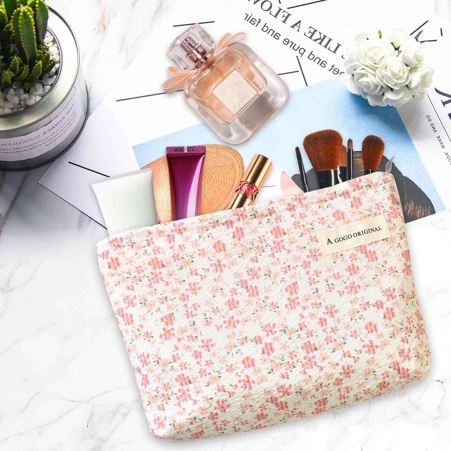 Loyzcy Aesthetic Makeup Bag Cotton, Quilted Floral Make up Bags, Make Up Pouch, Toiletry Bag Women, Floral makeup bag, Cosmetics Organizer Pouch, Pencil Case for Daily Use (Pink)