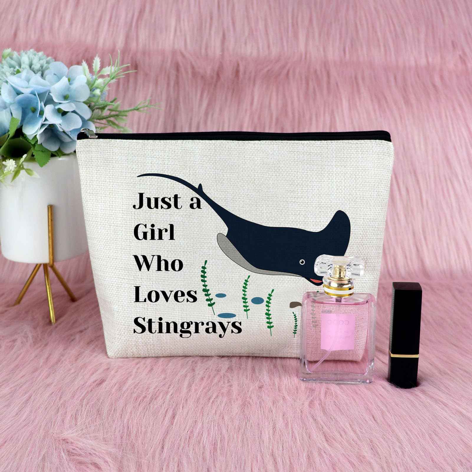 Stingray Themed Makeup Bag for Women Ocean Animal Gifts for Stingray Lovers Cosmetic Bag Sea Animal Manta Ray Gifts Christmas Funny Birthday Presents for Her Travel Pouch
