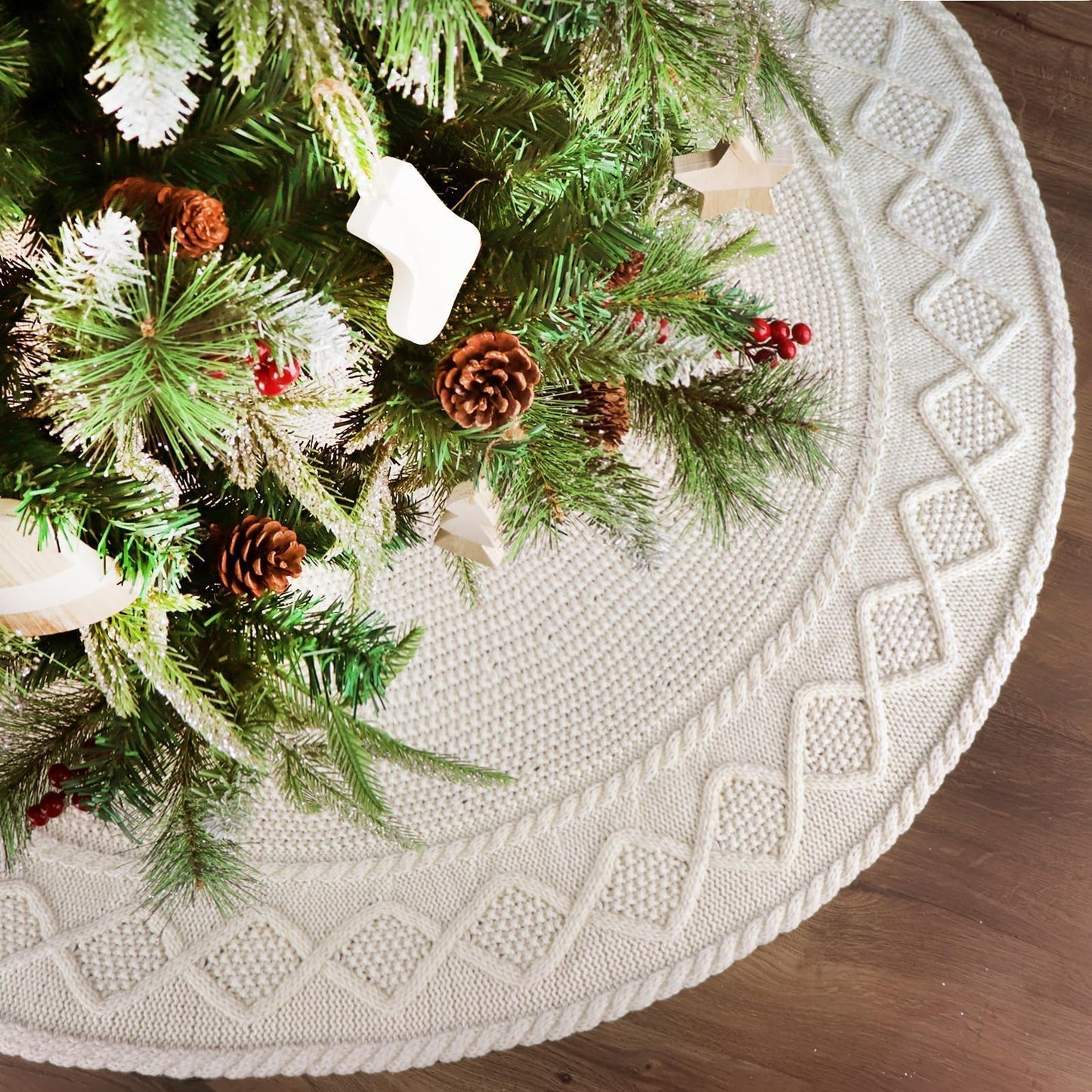 LimBridge Knitted Christmas Tree Skirt: 36 Inches Cream White Tree Skirt, Diamond Edge Cable Knit Thick Rustic Christmas Tree Decorations, Christmas Decor Xmas Holiday Home Party Decorations