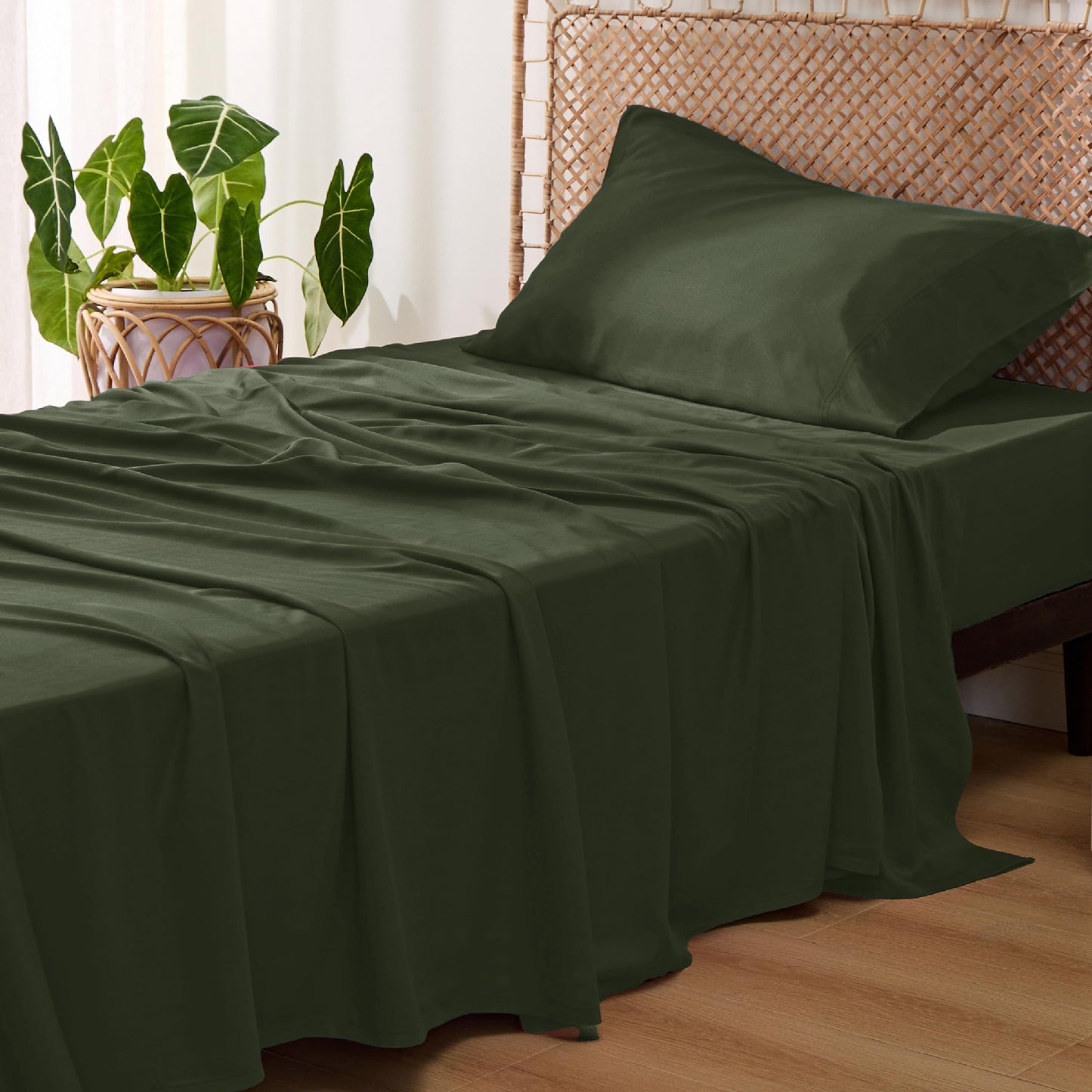 Bedsure Twin Sheets Set, Cooling Sheets Twin Size Bed Set, Rayon Derived from Bamboo, Twin Size Sheets, Breathable & Soft Bed Sheets, Hotel Luxury Silky Bedding Sheets & Pillowcases, Olive Green