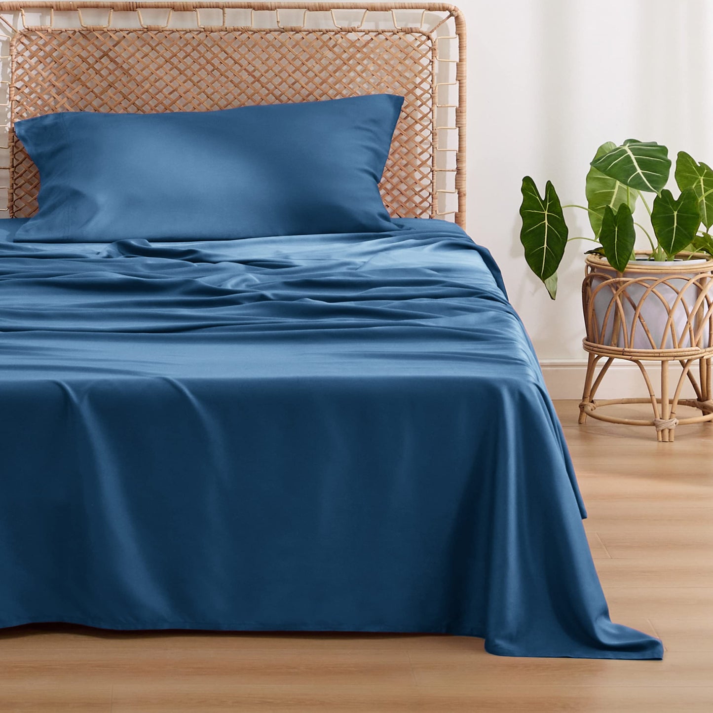 Bedsure Twin Sheets Set, Cooling Sheets Twin Size Bed Set, Rayon Derived from Bamboo, Twin Size Sheets, Breathable & Soft Bed Sheets, Hotel Luxury Silky Bedding Sheets & Pillowcases, Peacock Blue