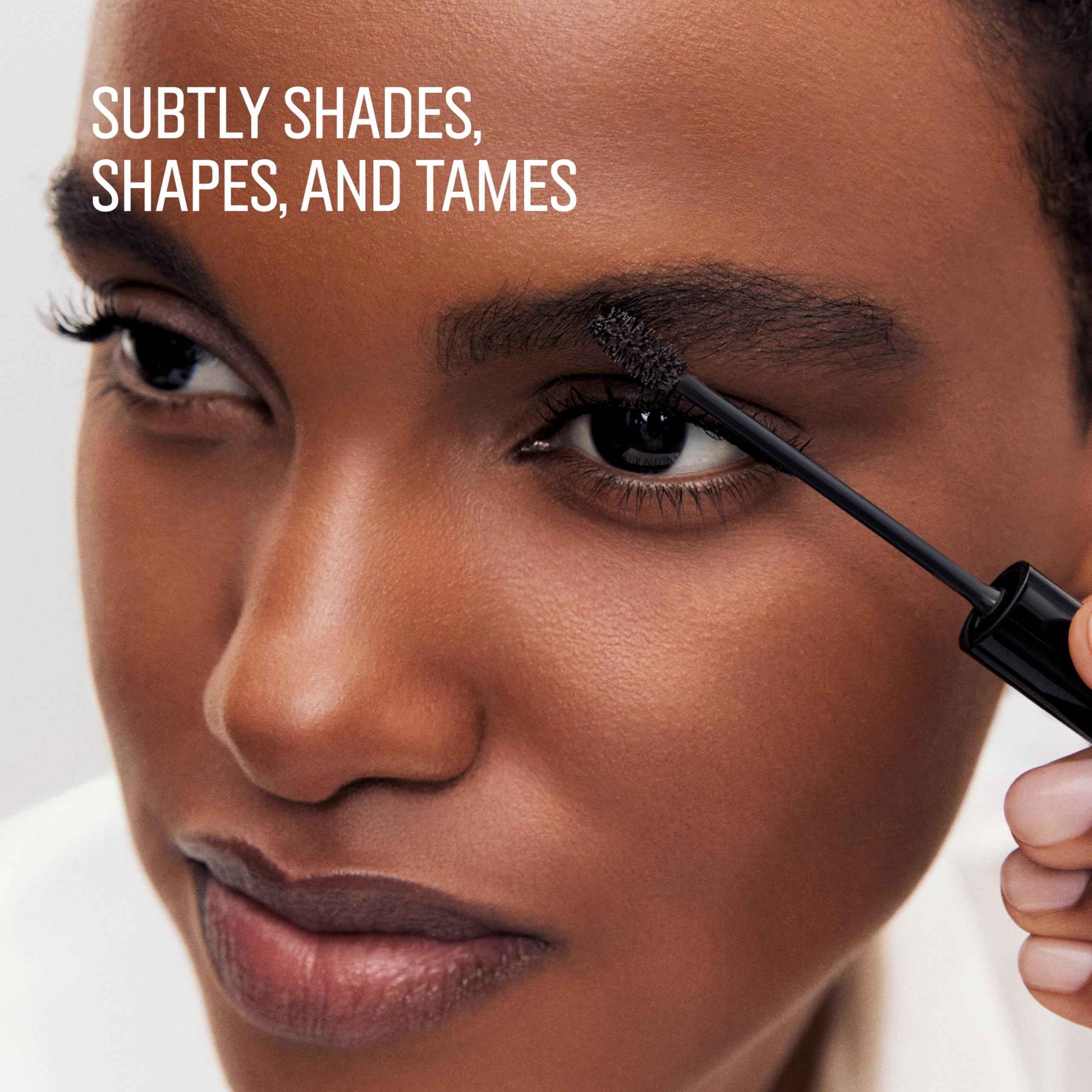 Bobbi Brown Natural Brow Shaper | Versatile Eyebrow Gel for Natural-Looking Brows|Shade, Shape, & Tame, Blonde