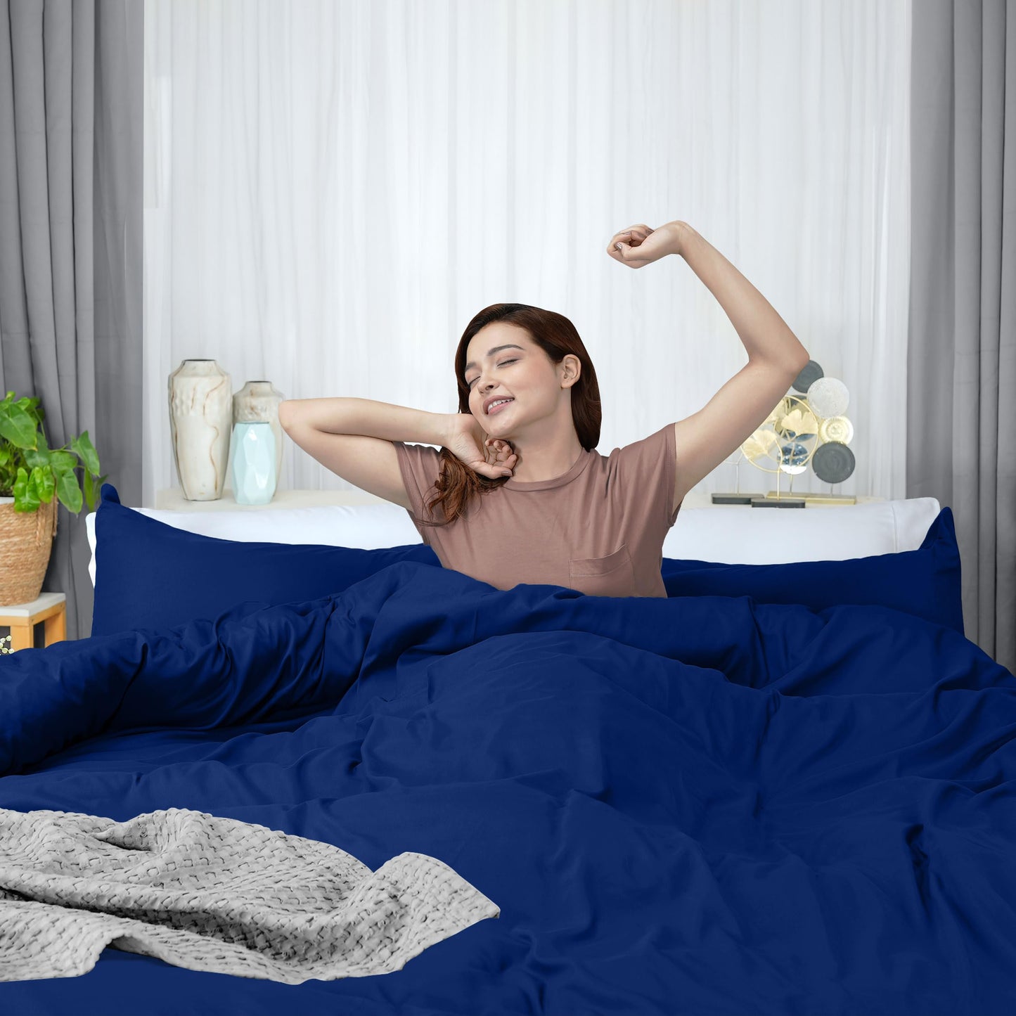 Utopia Bedding Duvet Cover Queen Size - 1 Duvet Cover with 2 Pillow Shams - 3 Pieces Bedding Duvet Cover with Zipper Closure - Soft Brushed Microfiber, 90 X 90 Inches (Queen, Royal Blue)