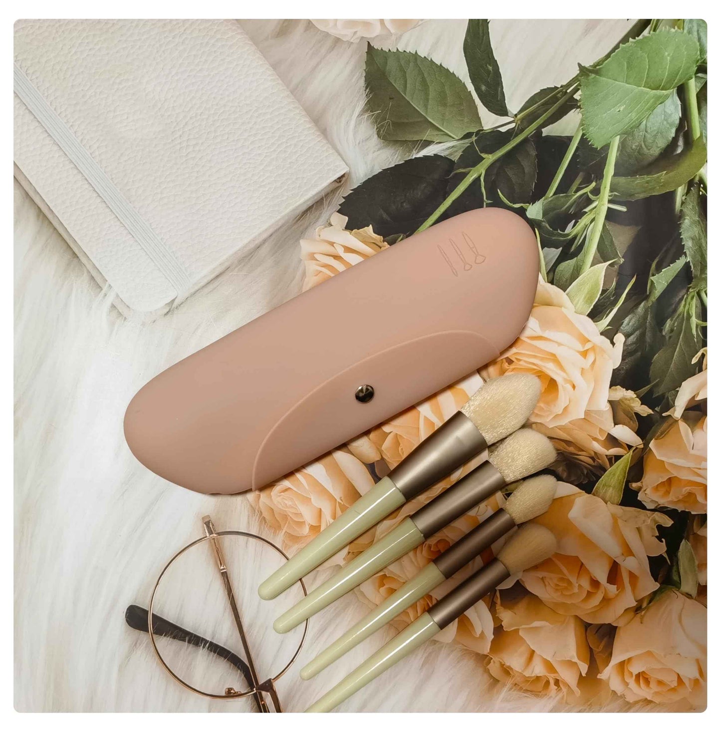 TOPSTUFF Travel Makeup Brush Holder,Travel Essentials for Women,Silicone Makeup Brush Travel Case,Cosmetic Bag with Magnetic Closure,Makeup Brush Pouch Organizer for Travel-Pink