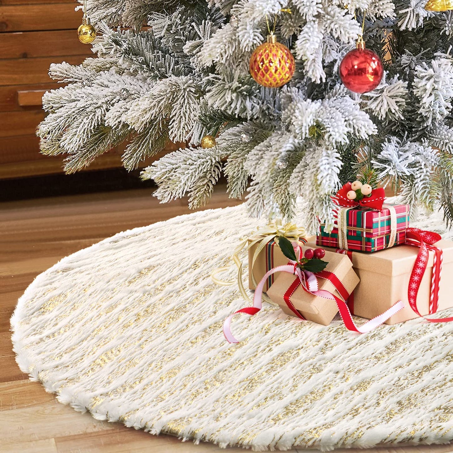 Alynsehom Christmas Tree Skirt, Large White&Gold Bronzing Luxury Faux Fur Tree Skirt Soft Thick Plush Xmas Tree Skirt for Family Holiday Christmas Party Tree Decorations(Gold,48inch/122cm)