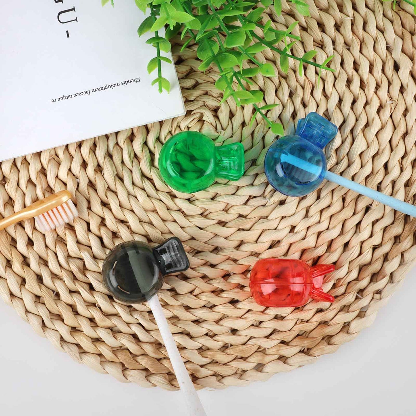 Hxezoc 4 Pack Travel Toothbrush Head Covers Portable Toothbrush Protector Cap Brush Pod Case Plastic Protective Clip for Household Travel, Camping, Bathroom, School, Business