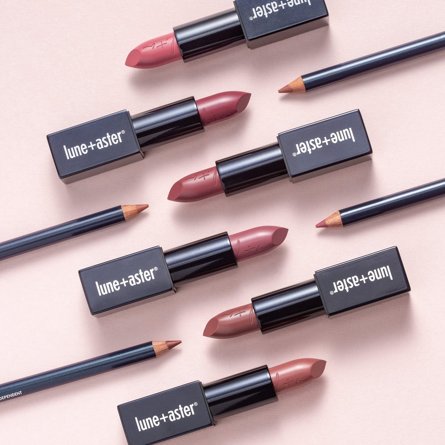 Lune+Aster PowerLips Lip Liner - Independent - Formulated with nourishing marula oil and vitamins C & E, it glides on smoothly to effortlessly create a perfectly polished look.