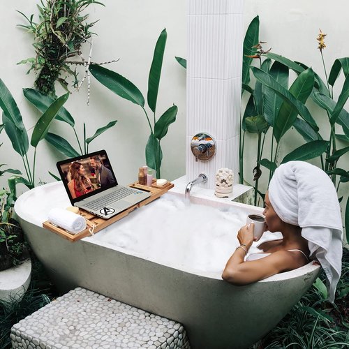 Bathtub Tray, Ohuhu Premium Bamboo Bathtub Caddy Tray Expandable Foldable Bath Tray with Anti-Slip Grips Soap Wine Phone Holder