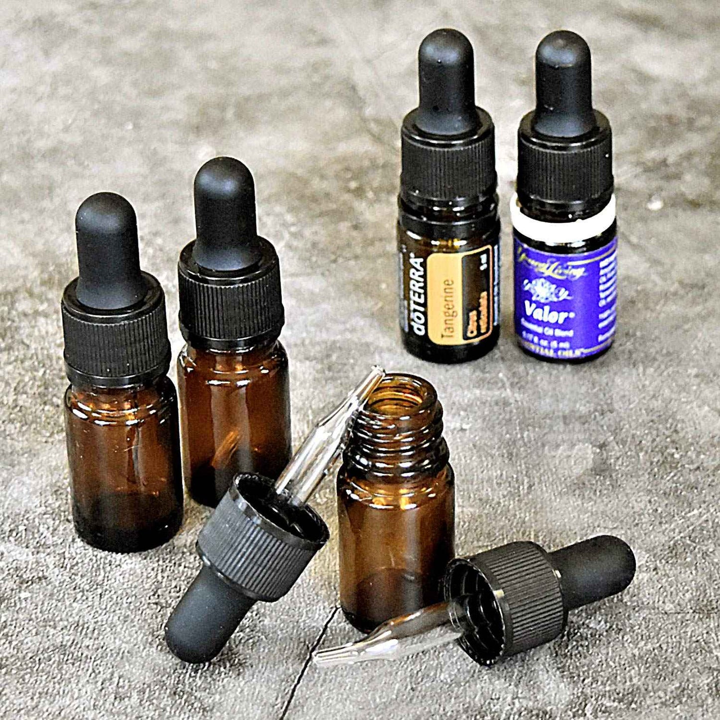 Small Essential Oil Dropper Tops – 6‑Pack Bent Glass & Rubber Bulbs – Fits 5ml Bottles (Boston Round 18/415) – Leak-Proof & Reusable – Great for Thicker Oils & DIY Blends