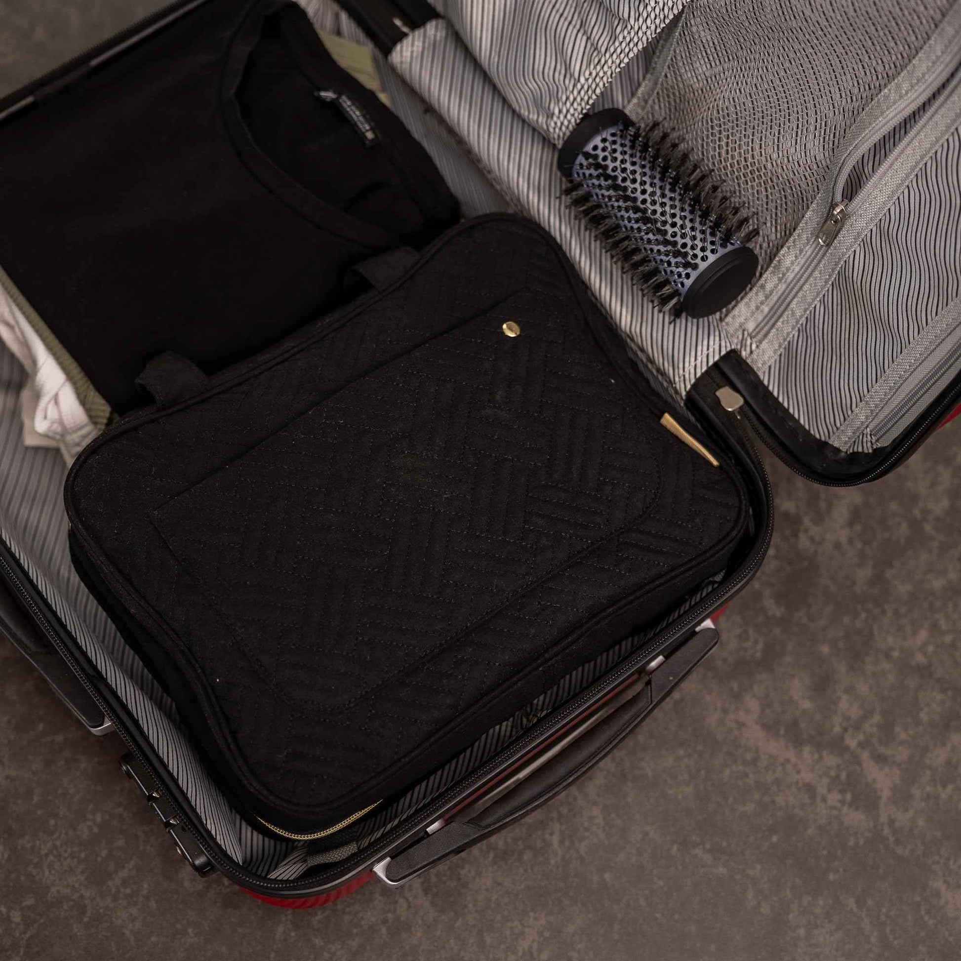 Carrywell |Not Made In China| Hanging Toiletry Travel Bag For Women, Makeup Organizer Case, Water-Resistant Cosmetic Bag For Full-size Containers, Toiletries (Black, Large)