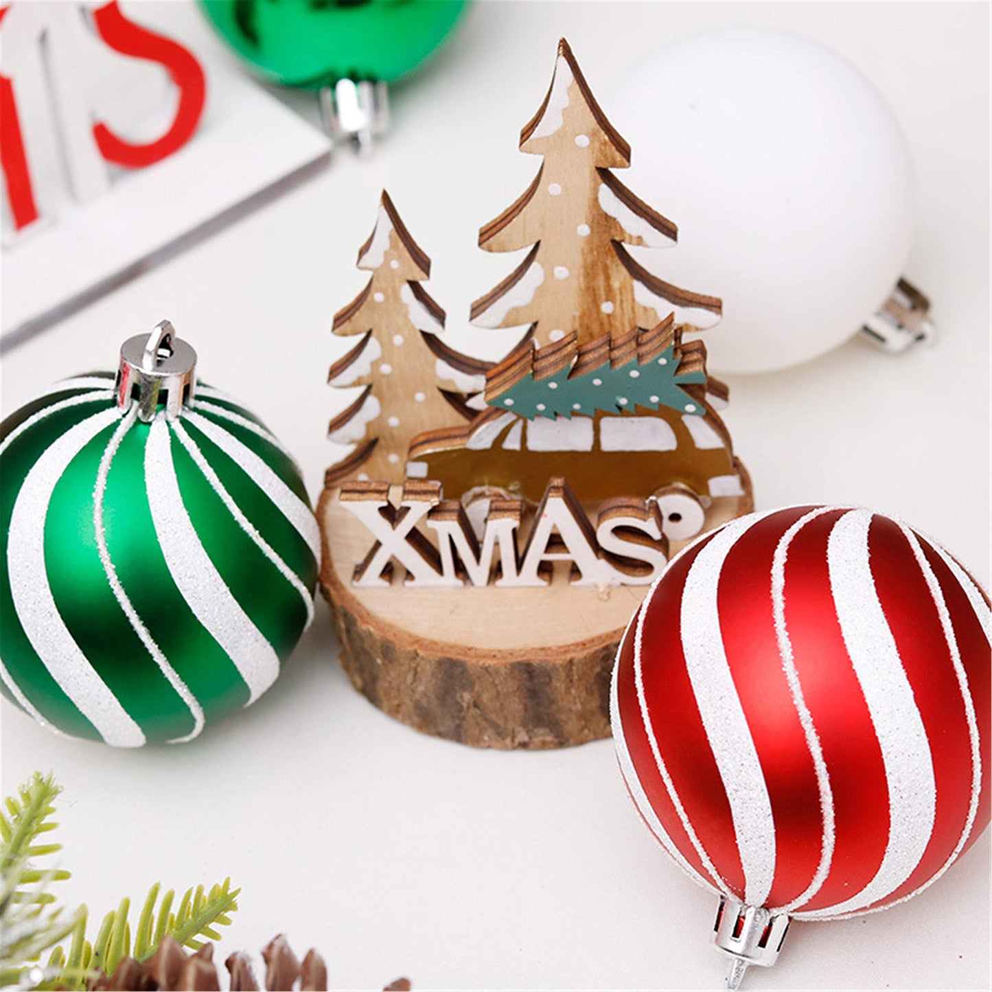 30PCS Christmas Balls Ornaments, Shatterproof Holiday Bulbs Festive Wedding Hanging Ornaments Christmas Tree Decoration (Red&Green)