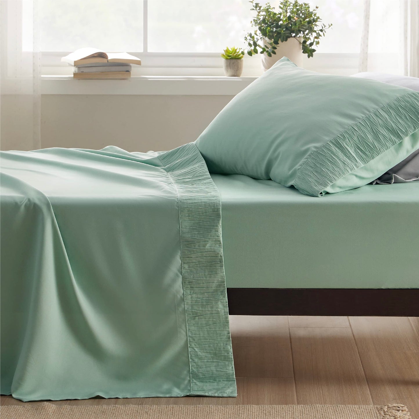 Bedsure Twin Sheets Set - Soft Twin Bed Sheets, 3 Pieces Hotel Luxury Mint Green Sheets Twin, Easy Care Polyester Microfiber Cooling Bed Sheet Set