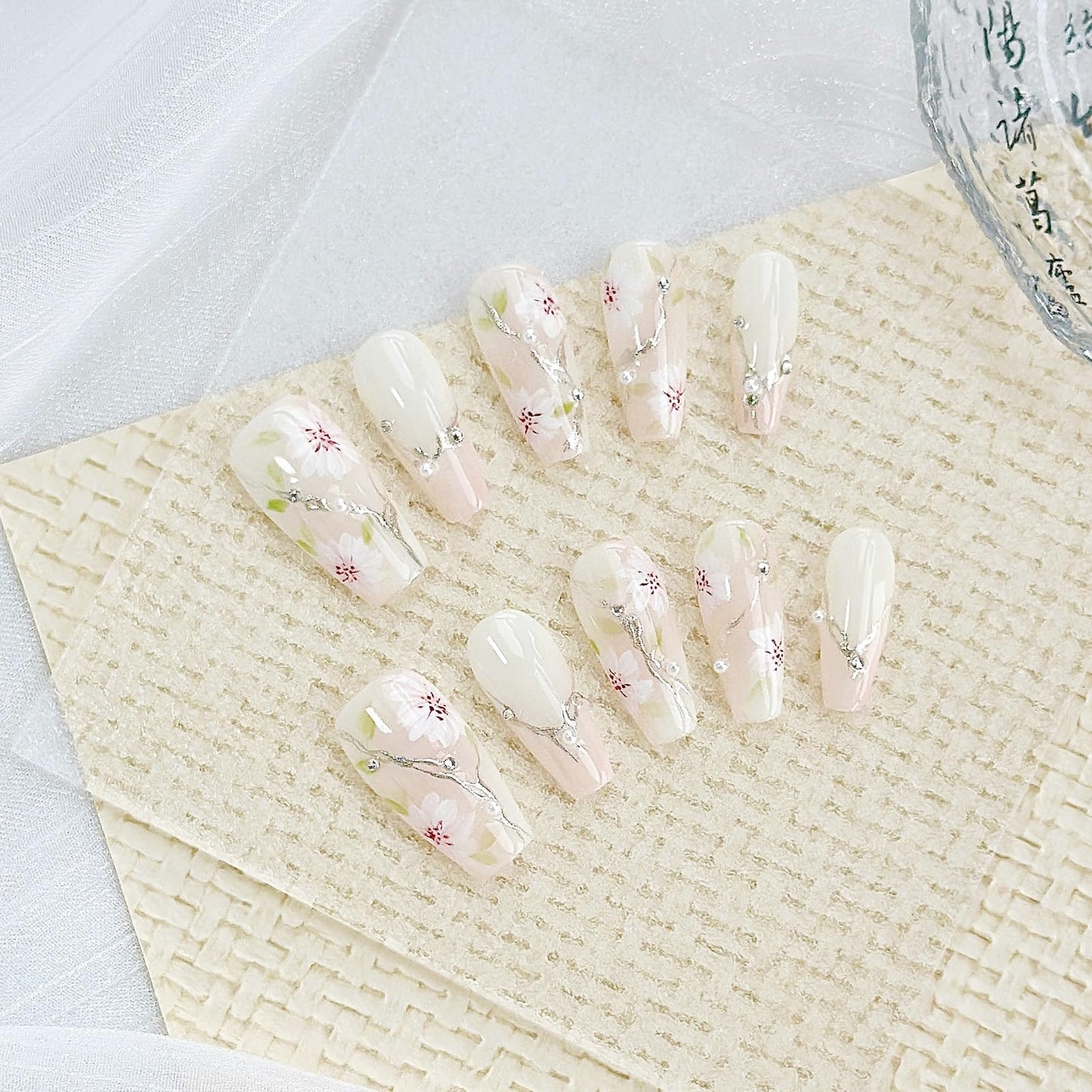 LARSOOY Nails Handmade Press on Nails Middle Long Coffin | Hand painted nails with Pink Flowers | Reusable Fake Nails with Design | False Nails 10 Pcs (Fragrance of China White, M)