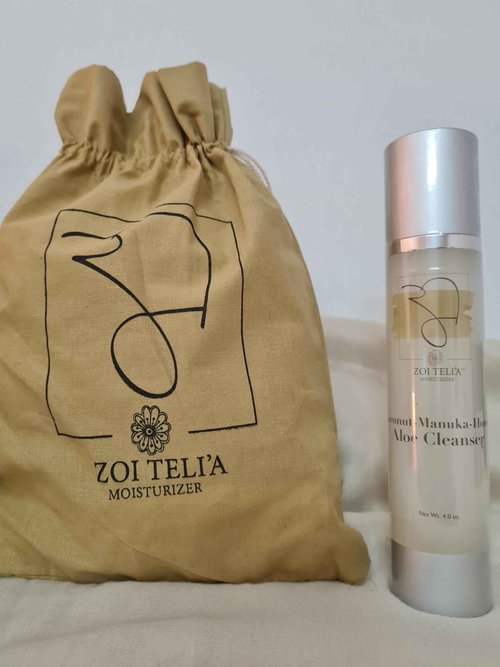 Zoi Teli'a Coconut-Manuka-Honey Aloe Cleanser