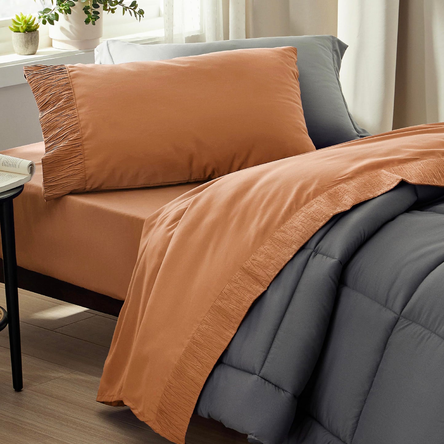 Bedsure Twin Sheets Set - Soft Twin Bed Sheets, 3 Pieces Hotel Luxury Burnt Orange Sheets Twin, Easy Care Polyester Microfiber Cooling Bed Sheet Set