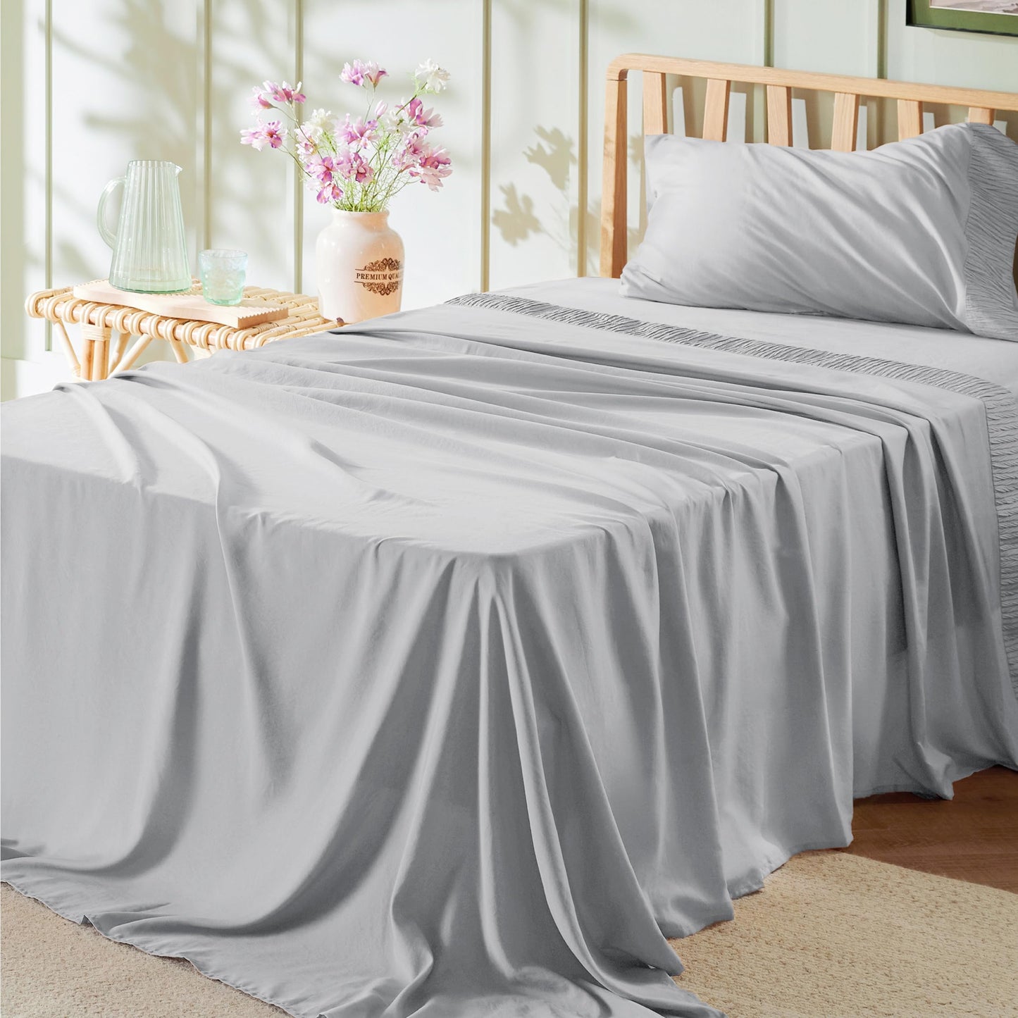 Bedsure Twin Sheets Set - Soft Twin Bed Sheets, 3 Pieces Hotel Luxury Light Grey Sheets Twin, Easy Care Polyester Microfiber Cooling Bed Sheet Set