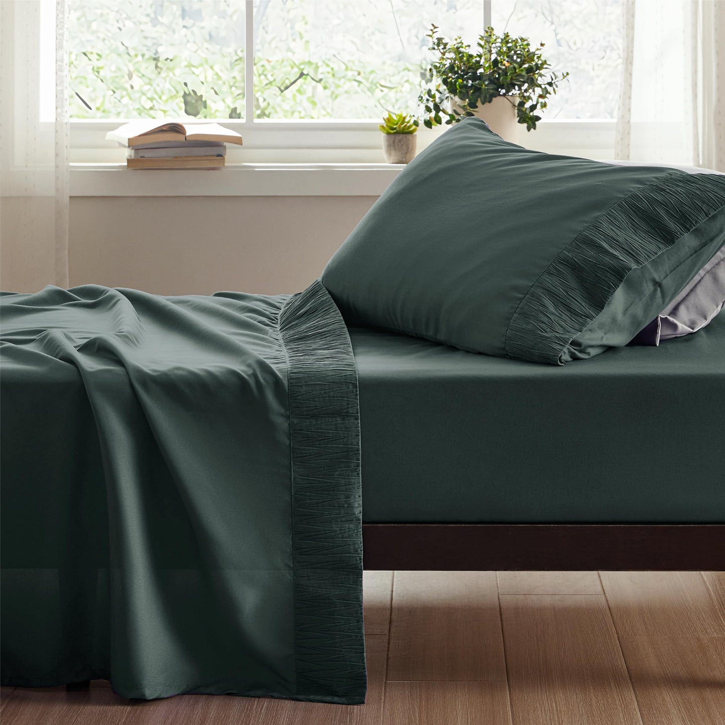 Bedsure Twin Sheets Set - Soft Twin Bed Sheets, 3 Pieces Hotel Luxury Forest Green Sheets Twin, Easy Care Polyester Microfiber Cooling Bed Sheet Set