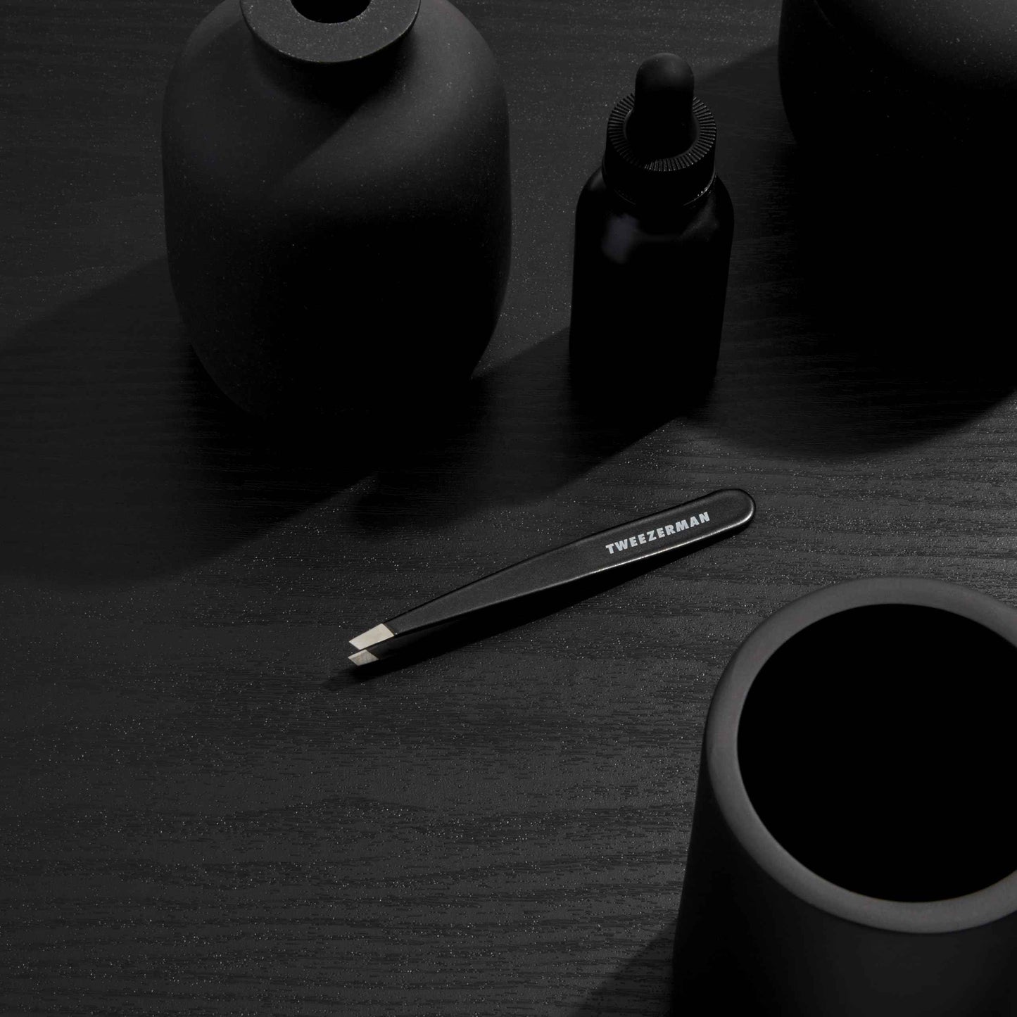 Tweezerman G.E.A.R. Slant Tweezer (Midnight)