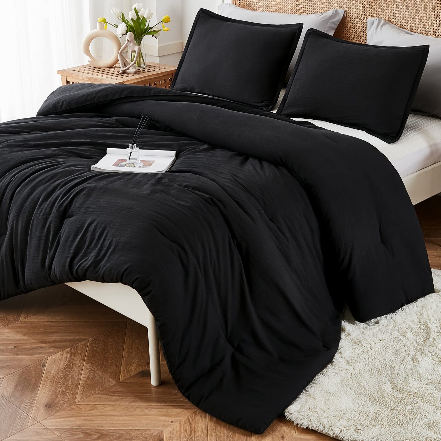 Litanika Black Twin/Twin XL Comforter Set, 2 Pieces Lightweight Solid Bedding Comforter Set, All Season Fluffy Bed Set (66x90In Comforter & 1 Pillowcase)