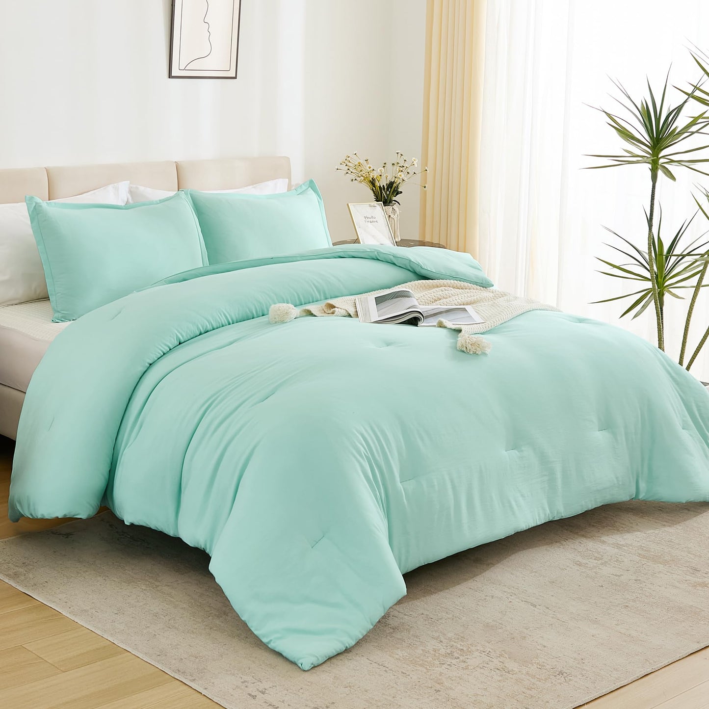 Litanika Comforters Mint Green Twin/Twin XL Size, 2 Pieces Lightweight Solid Bedding Comforter Set, All Season Fluffy Bed Set (66x90In Comforter & 1 Pillowcase)