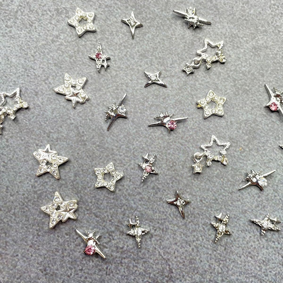 LRKNNO Shiny Silver Star Nail Charms, 3D Alloy Stars Nail Rhinestones Starlight Star Nail Gems for Acrylic Nails Y2K Metal Nail Supplies Star Nail Art Jewels Accessories for Women DIY Nails 24Pcs