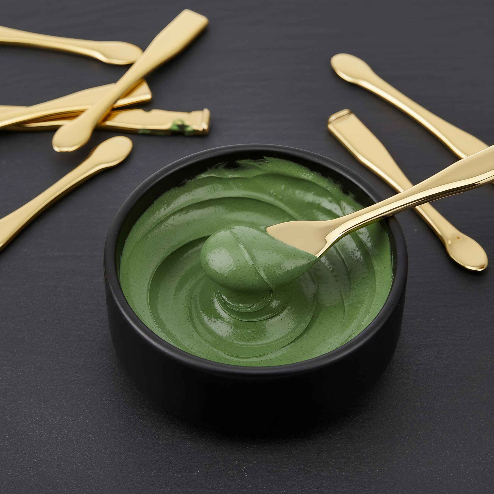 FOMIYES 50 pcs eye cream spatula face cream spoon gold mask plastic scoops mask ygienic Plastic Spatulas for Skincare, Travel-Friendly & Easy to Clean, for Home Spa, Salon Use(Gold)