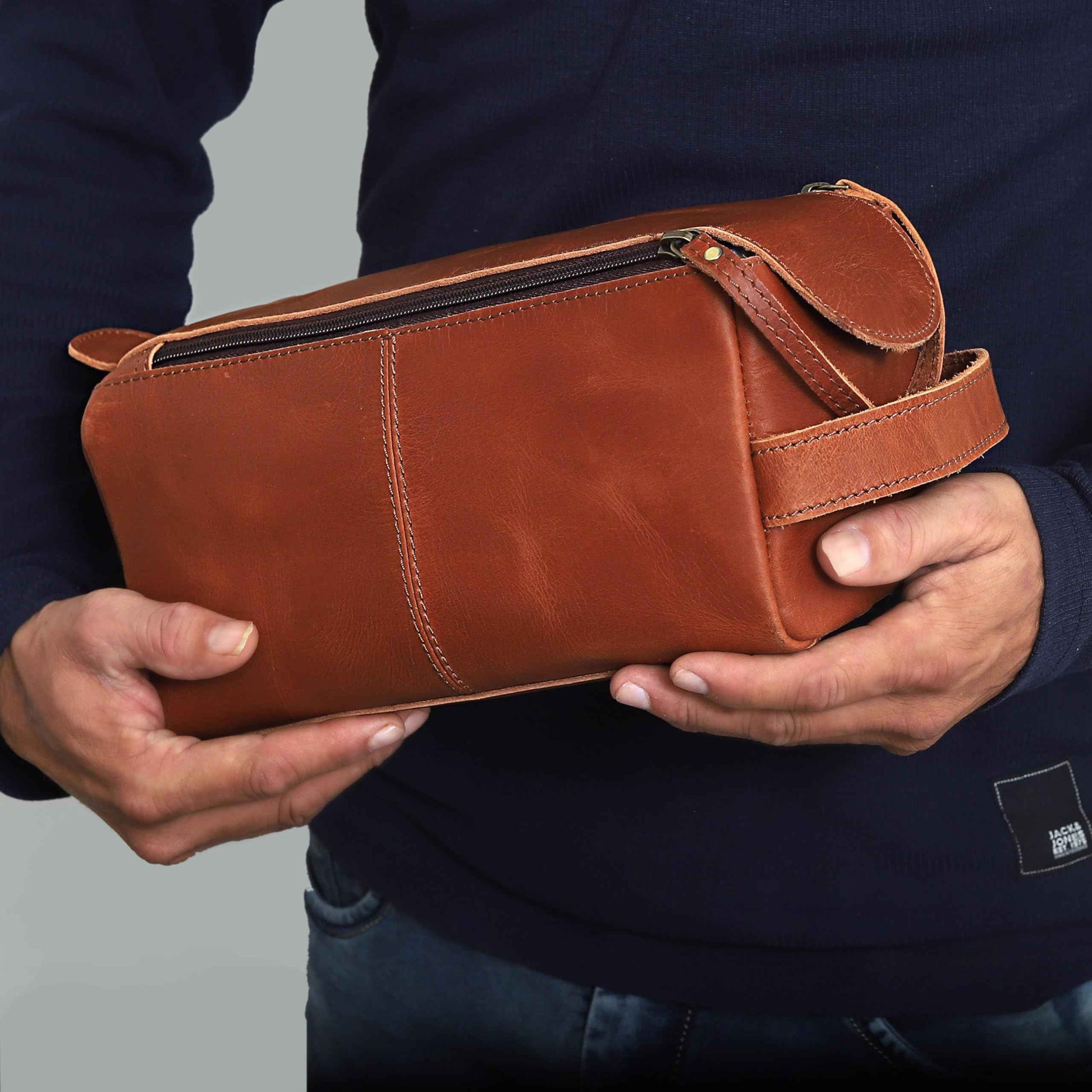 cuero Handcrafted Premium Genuine Buffalo Leather Toiletry Bag - Travel Dopp Kit for Men & Women, Ykk Dual Zipper Design for Quality and Style, Water Resistaant - Tan Brown