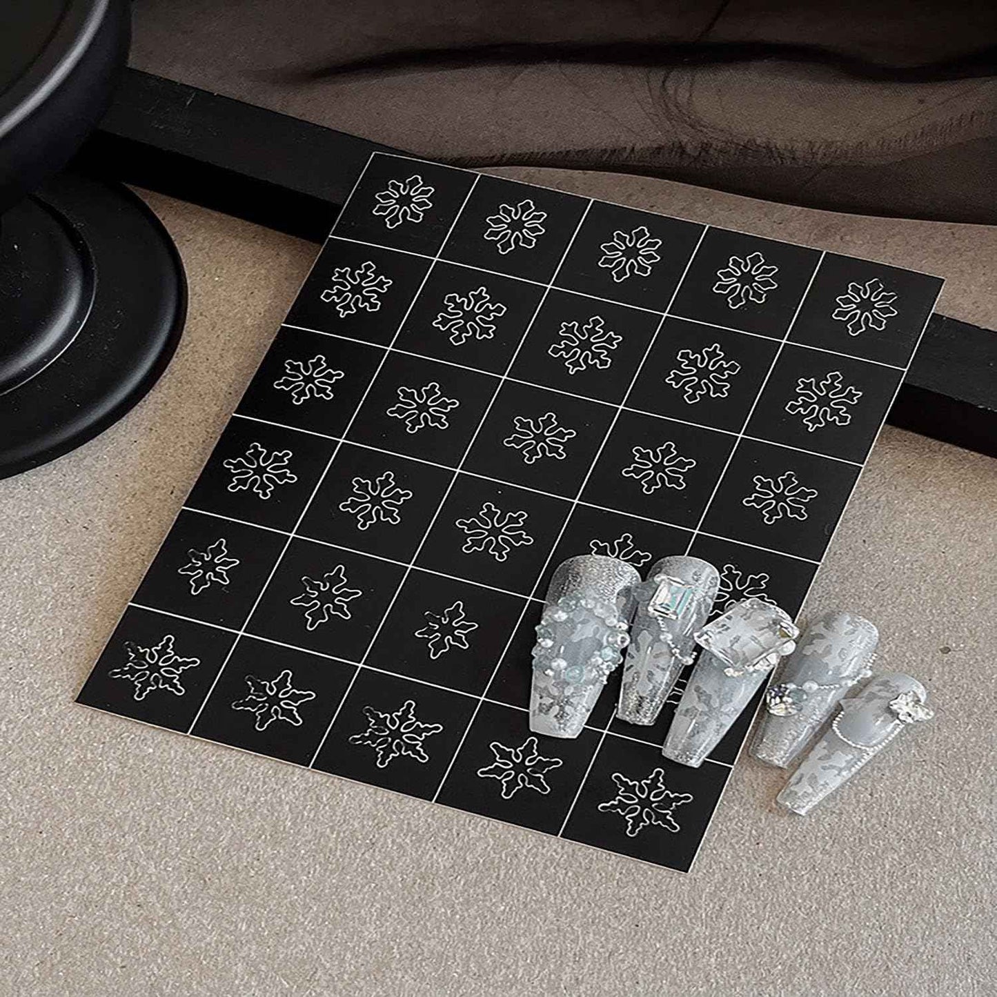 Christmas Airbrush Stencils Nail Sticker, Snowman Mistletoe Xmas Tree Nail Art Stickers Nail Stencils Decals, Holiday Design Winter Nail Guides Decal for Women Decoration DIY Tools 9Pcs