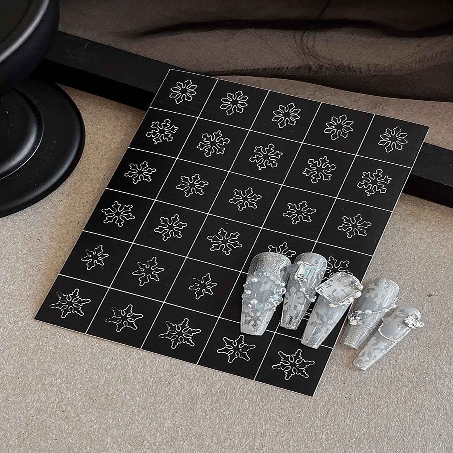 Christmas Airbrush Stencils Nail Sticker, Snowman Mistletoe Xmas Tree Nail Art Stickers Nail Stencils Decals, Holiday Design Winter Nail Guides Decal for Women Decoration DIY Tools 9Pcs