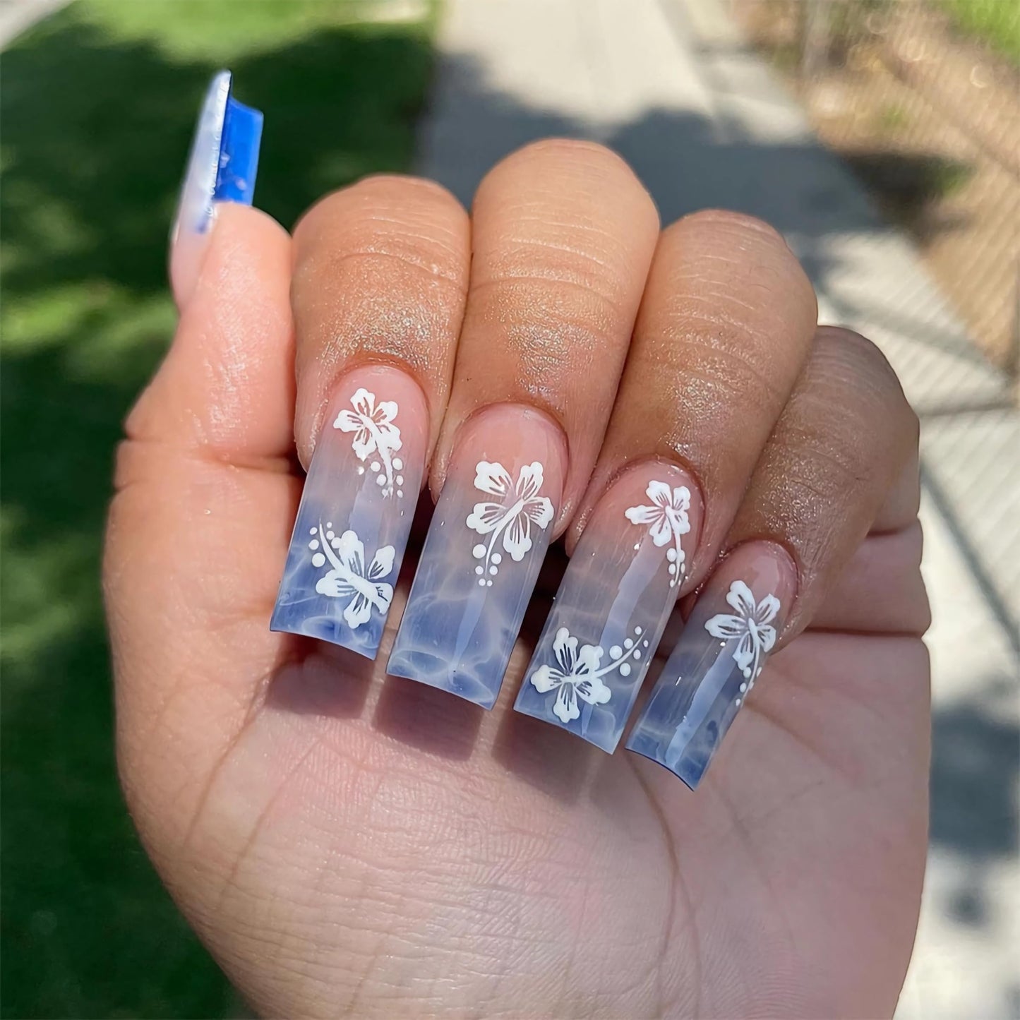 BABALAL Square Press on Nails Long Fake Nails Blue Glue on Nails White Flower Print Acrylic Nails 24Pcs Spring Summer Squoval Stick on False Nails for Women and Girls